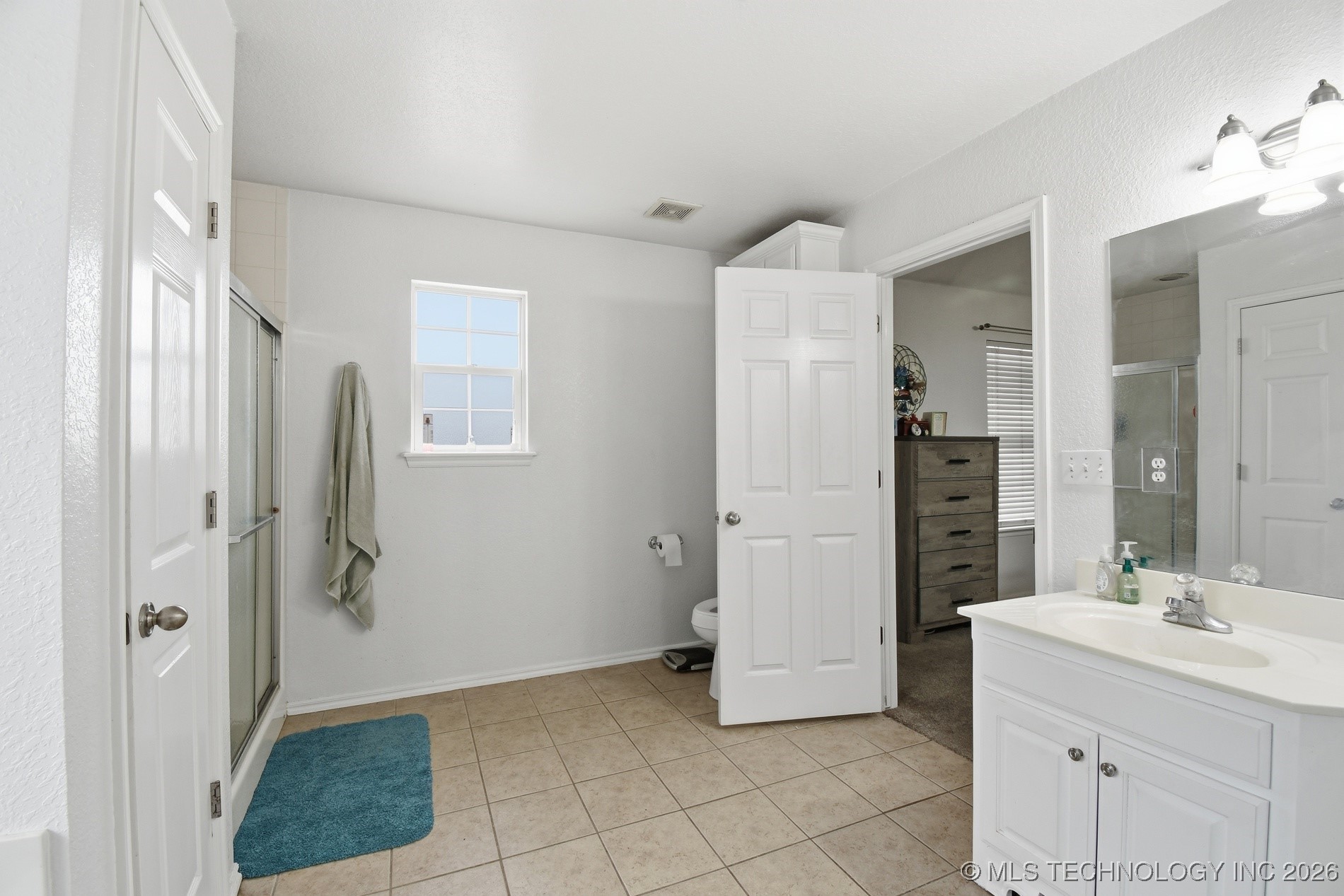 10003 N 103rd East Avenue Property Photo 16