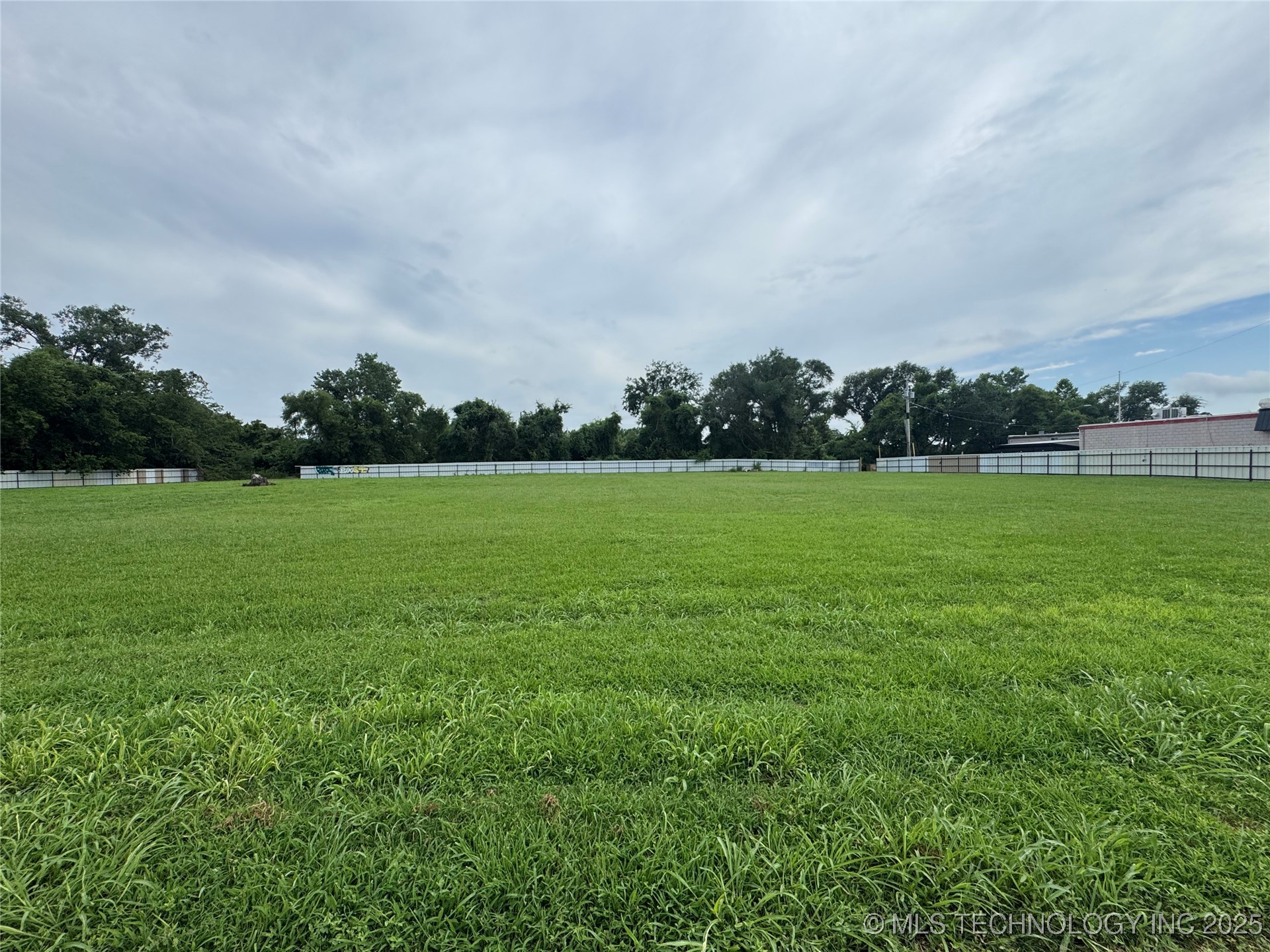 E 11th Street S Property Photo 1