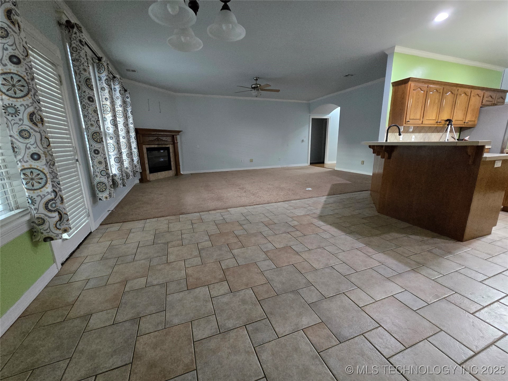 8704 N 140th East Court Property Photo 4