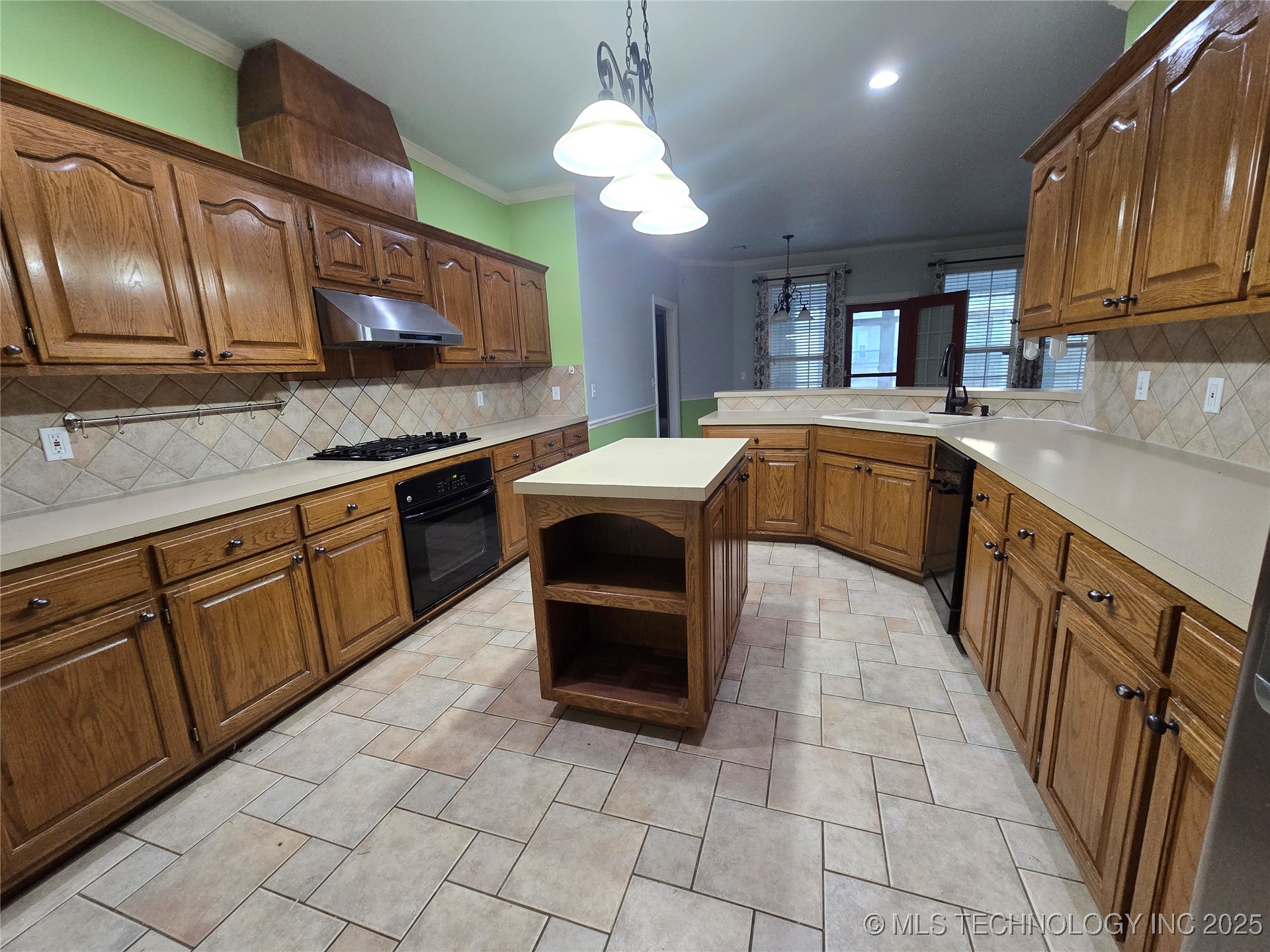 8704 N 140th East Court Property Photo 5