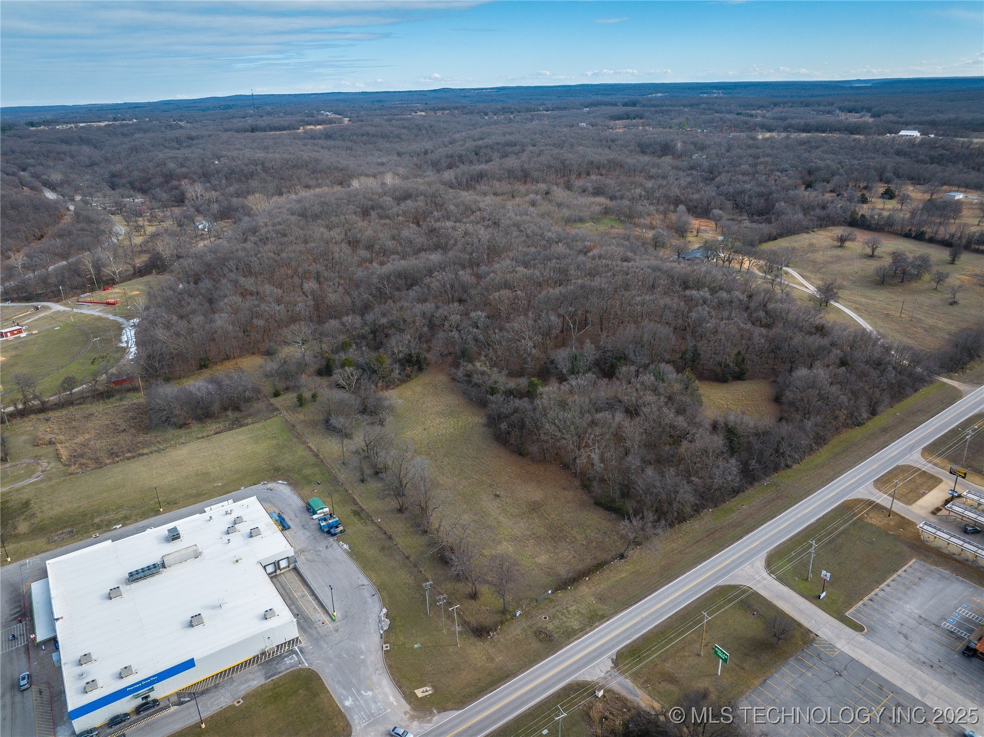 Hwy 82 S Property Photo 5