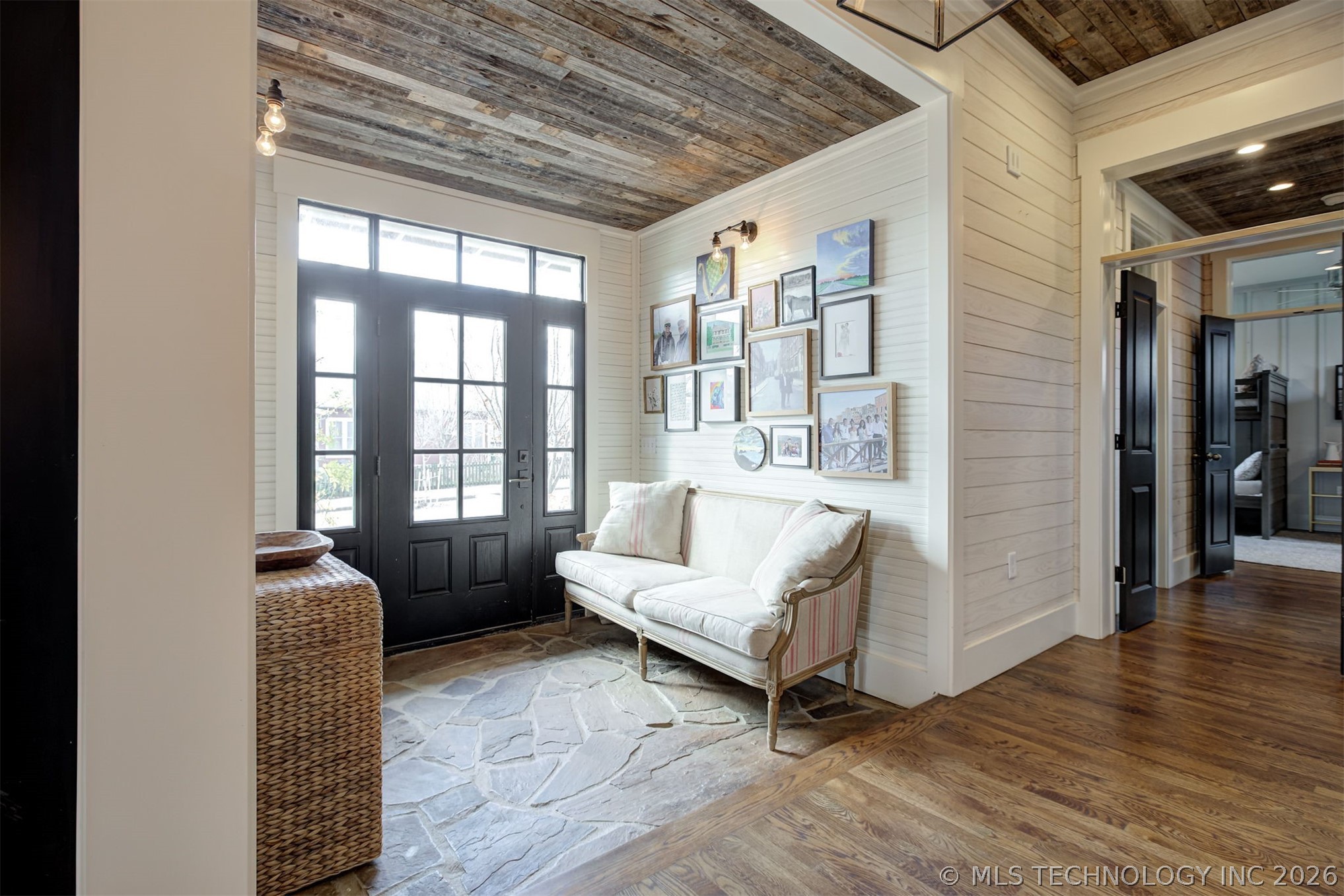 31 Boulevard Property Photo 25