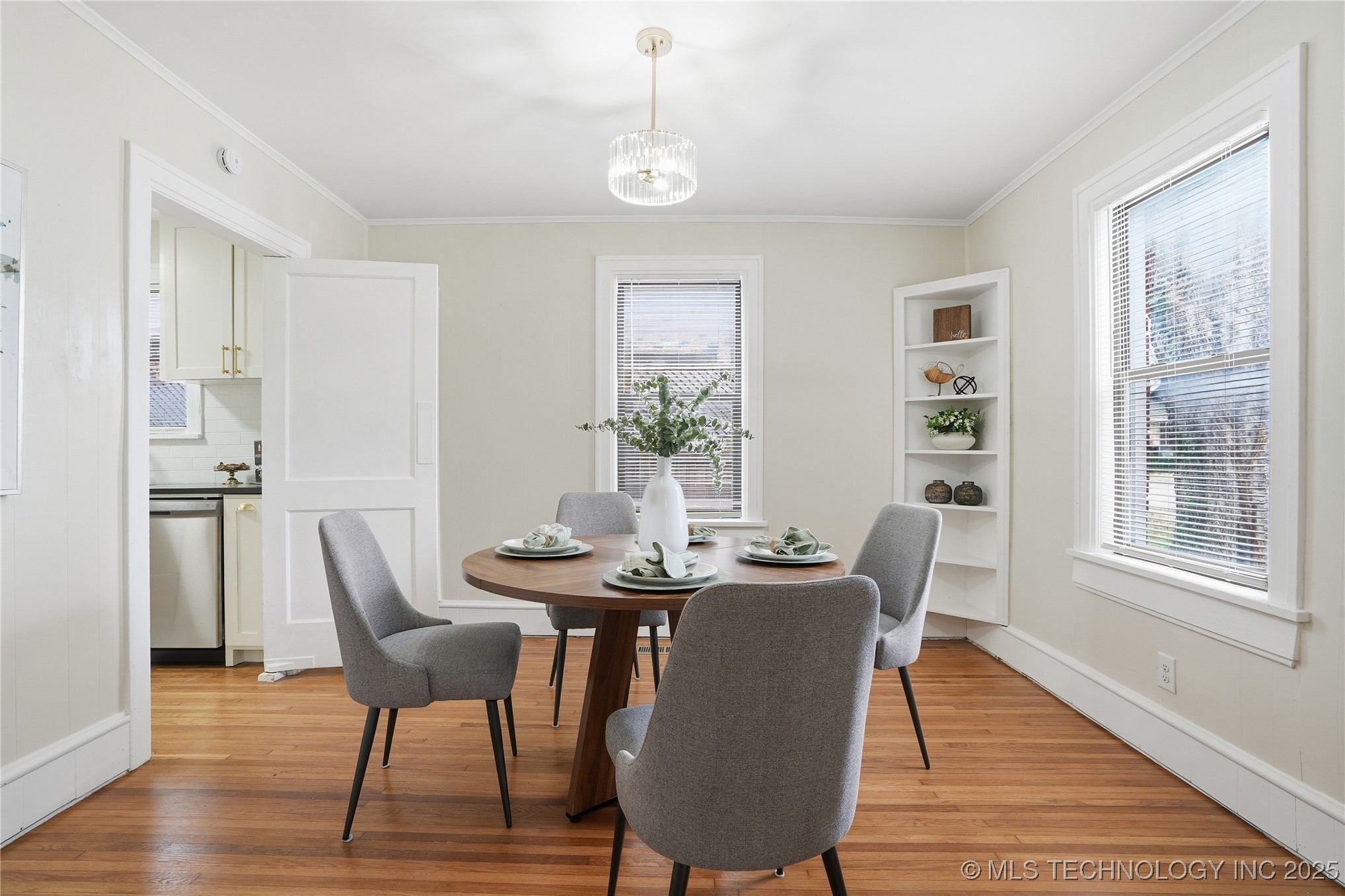 1628 S Victor Avenue Property Photo 10