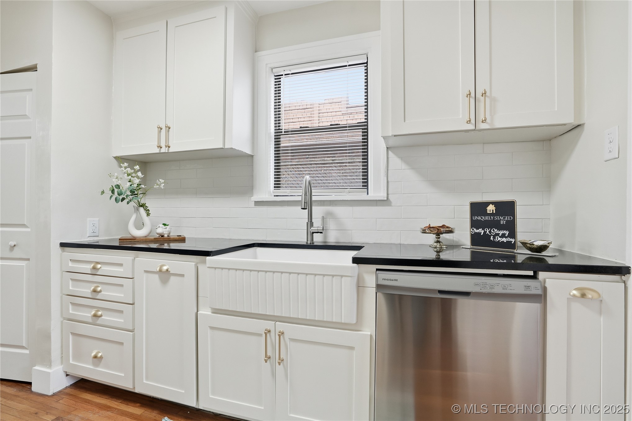 1628 S Victor Avenue Property Photo 12