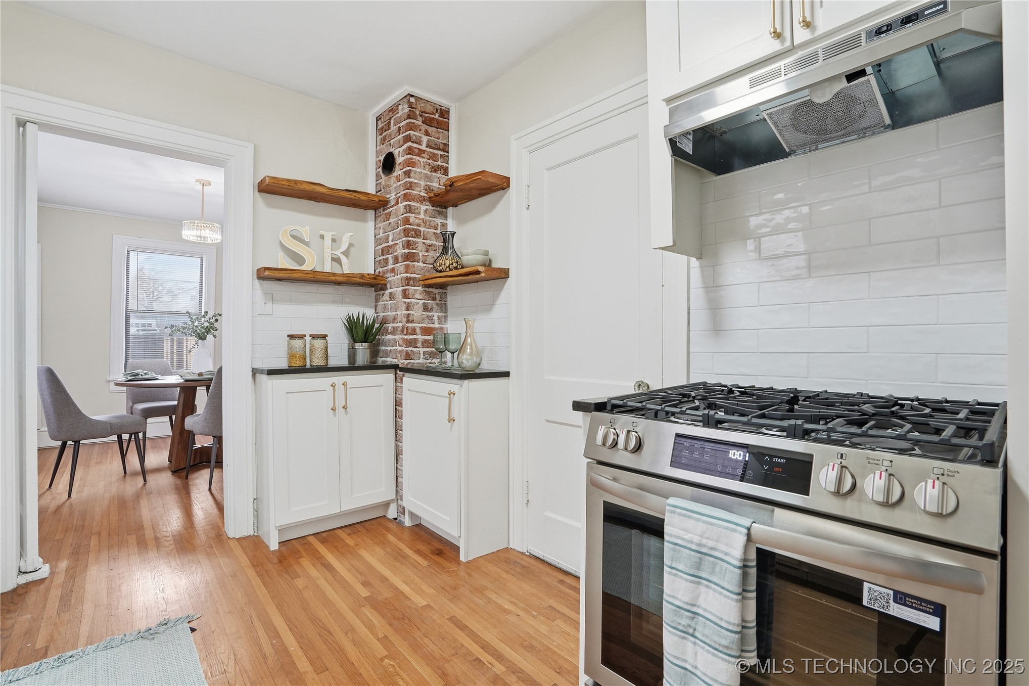 1628 S Victor Avenue Property Photo 14