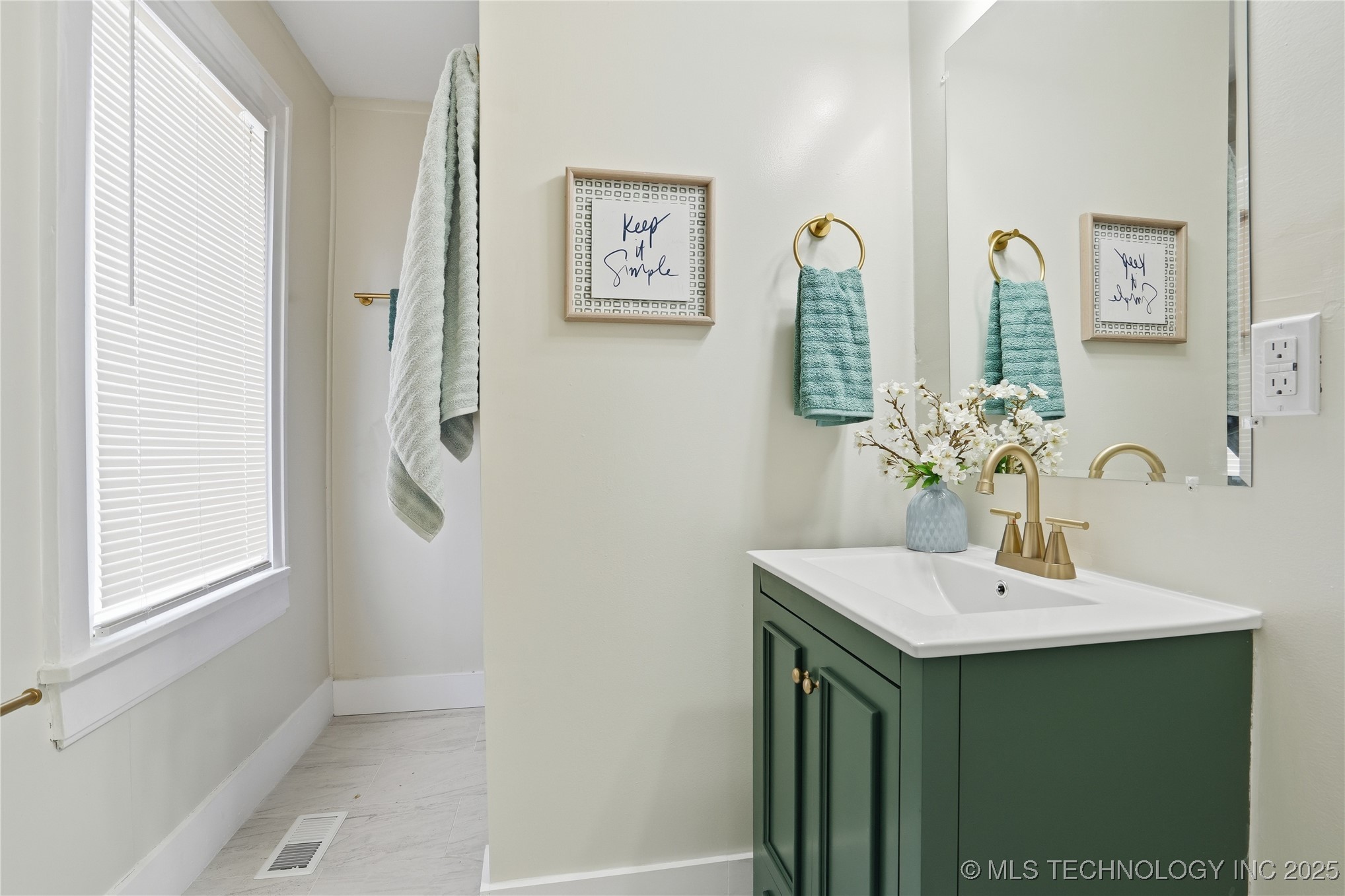 1628 S Victor Avenue Property Photo 17