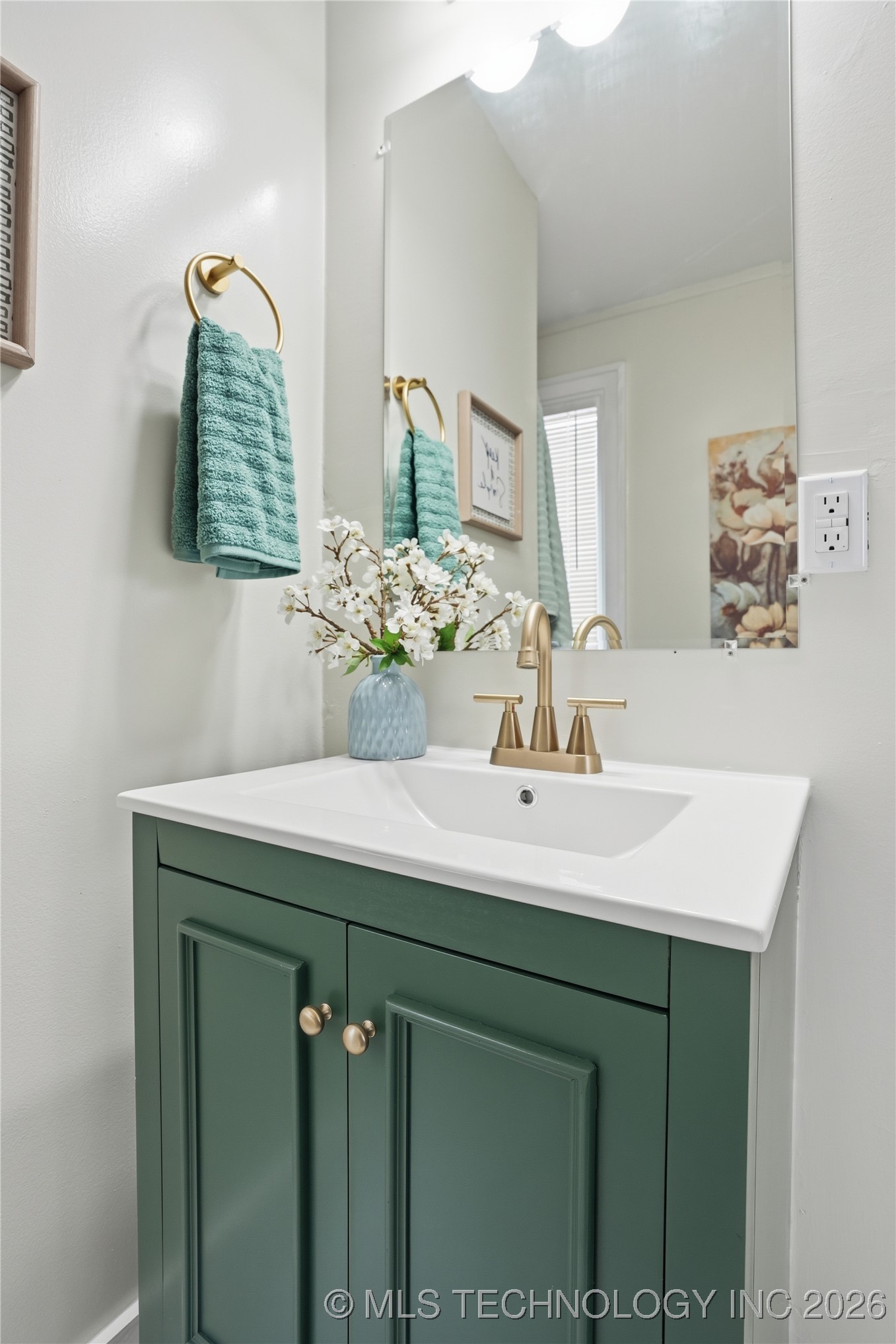 1628 S Victor Avenue Property Photo 18