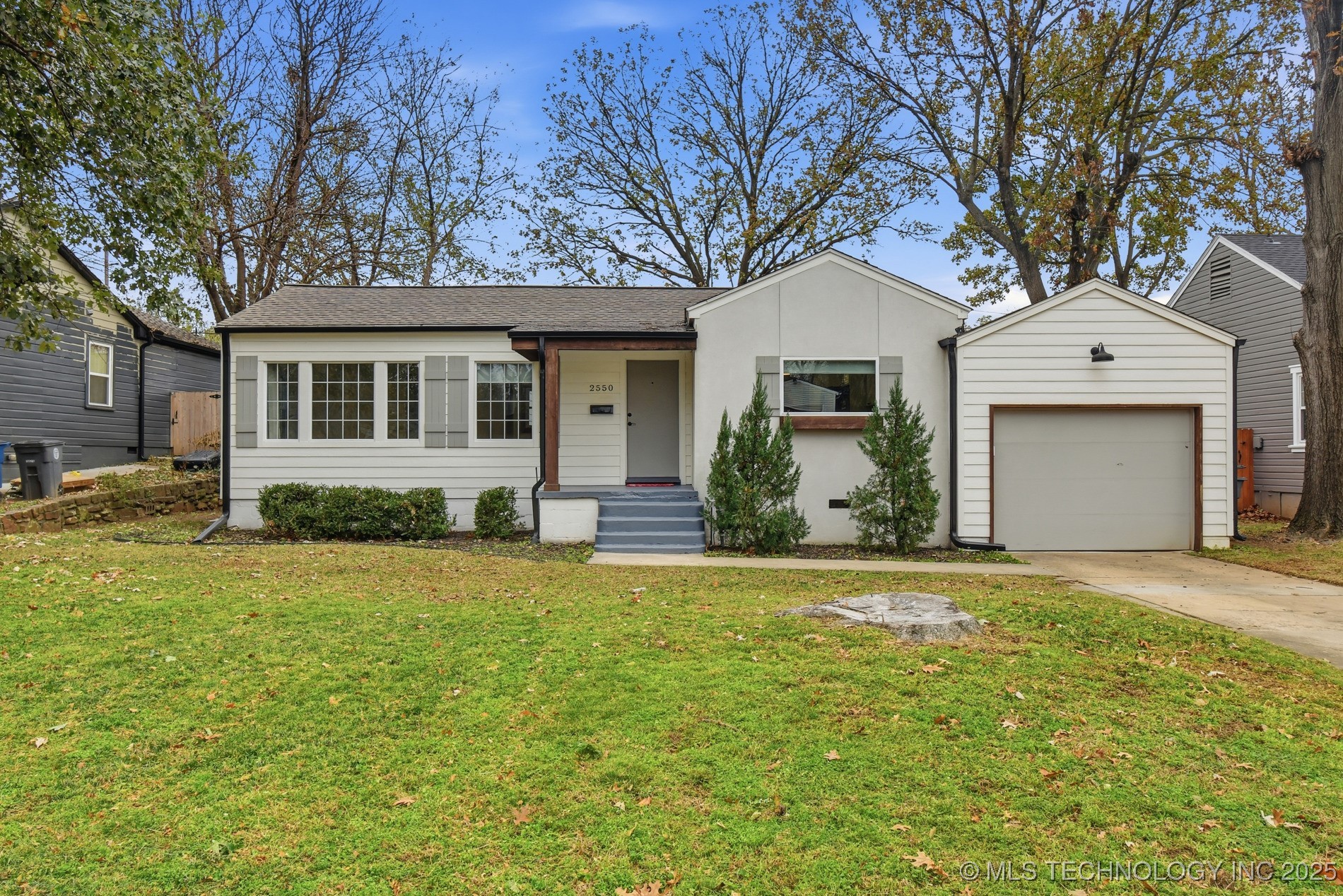 2550 E 17th Street Property Photo 1