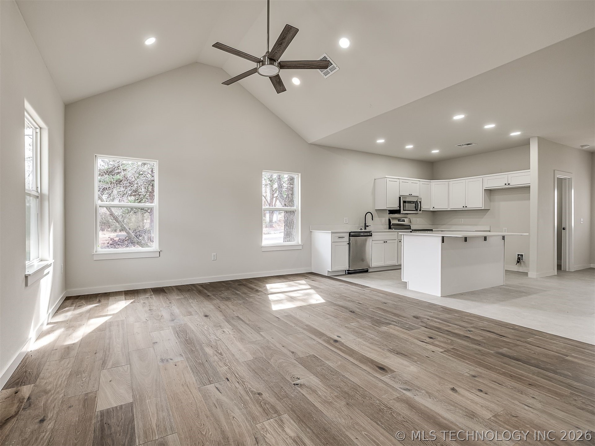 1879 Rockford Drive Property Photo 4