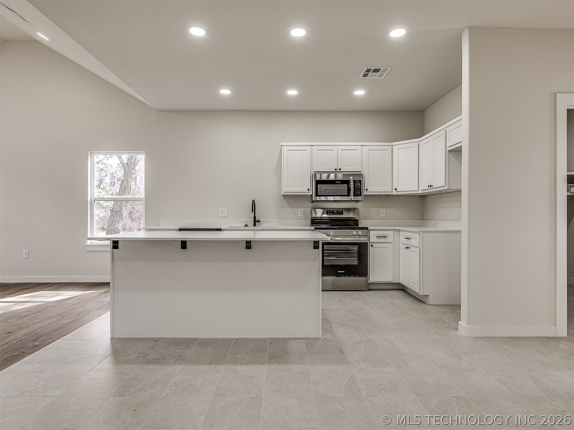 1879 Rockford Drive Property Photo 11