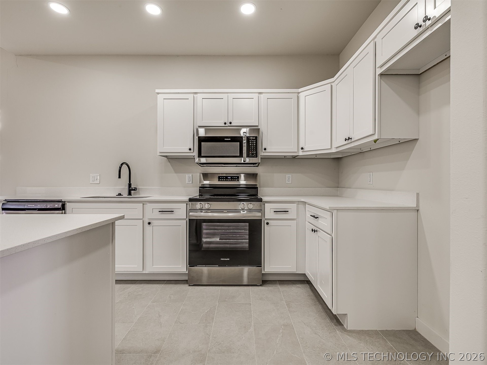 1879 Rockford Drive Property Photo 14