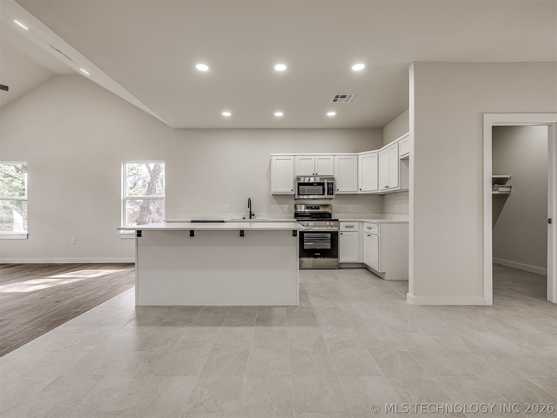 1831 Rockford Drive Property Photo 12