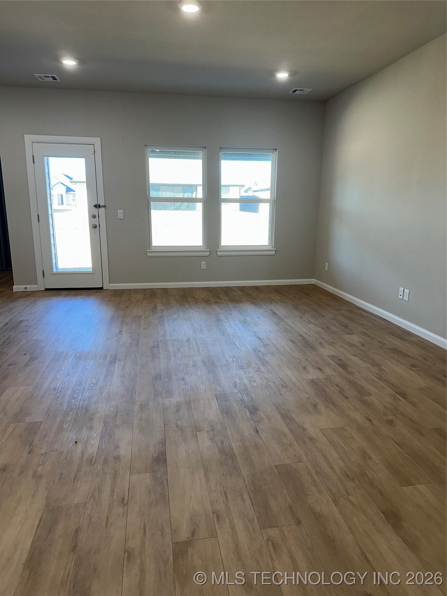 7416 N 155th Avenue E Property Photo 6