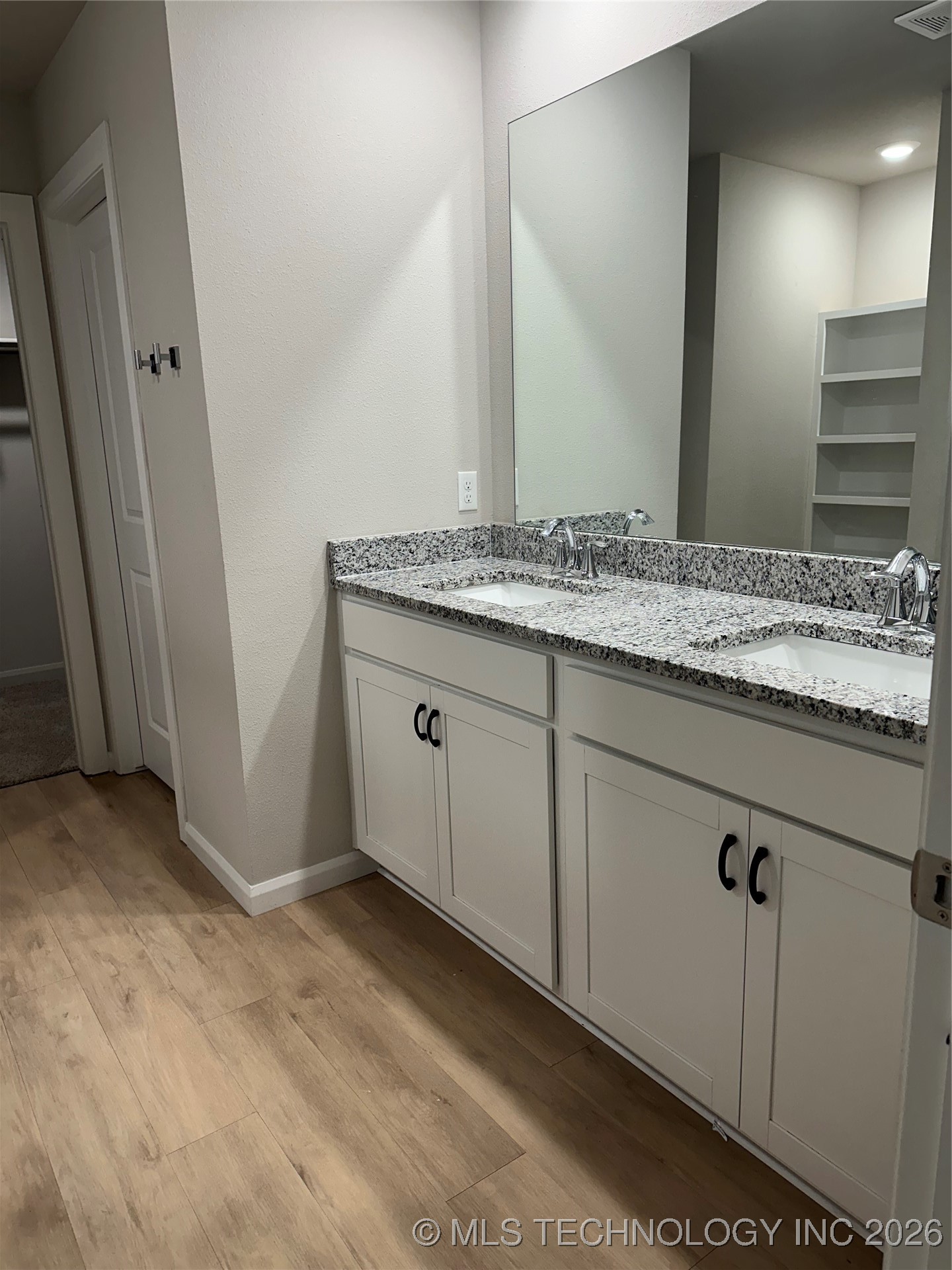 7416 N 155th Avenue E Property Photo 10