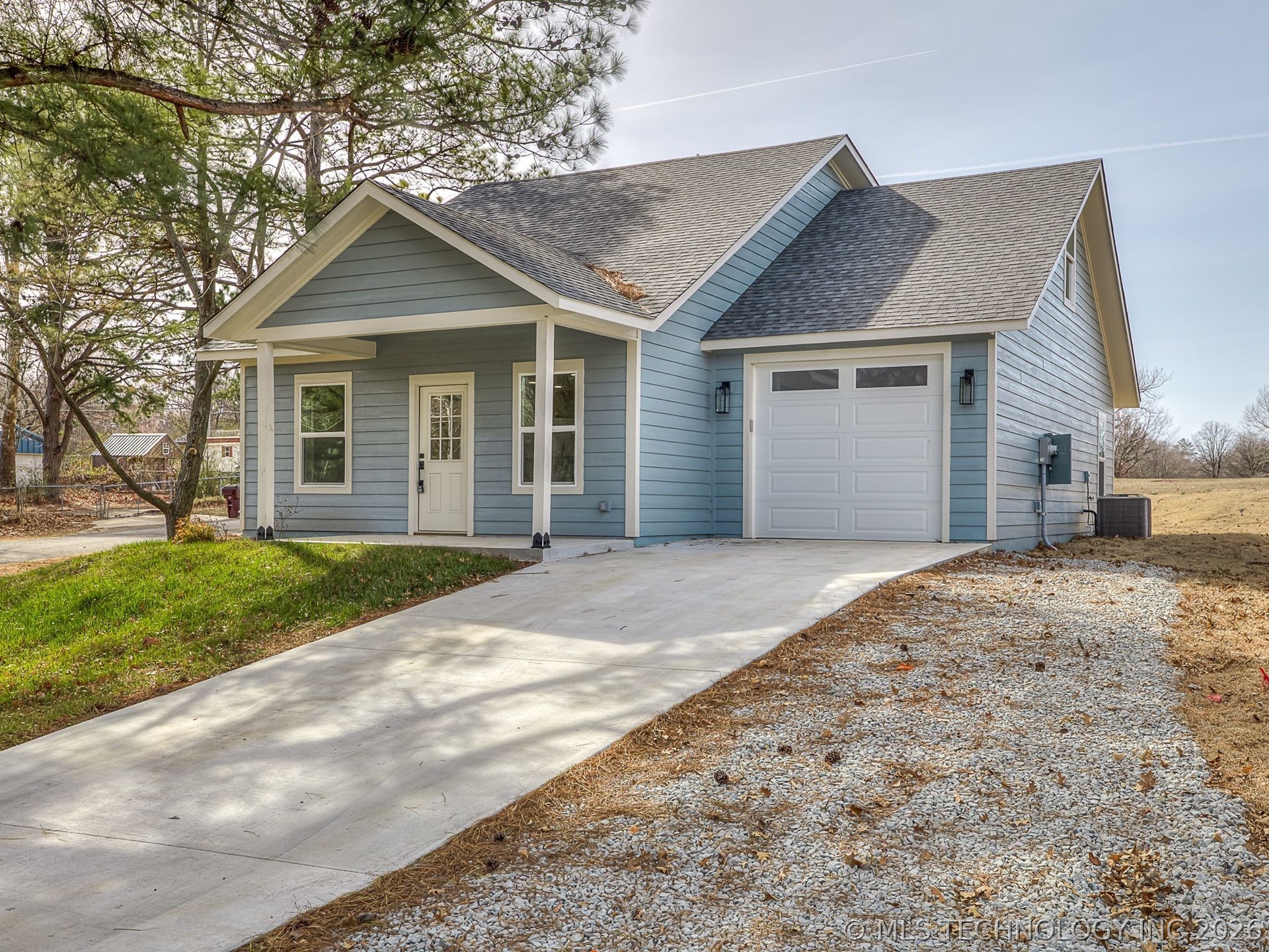 1701 E Mcgill Circle Property Photo 1