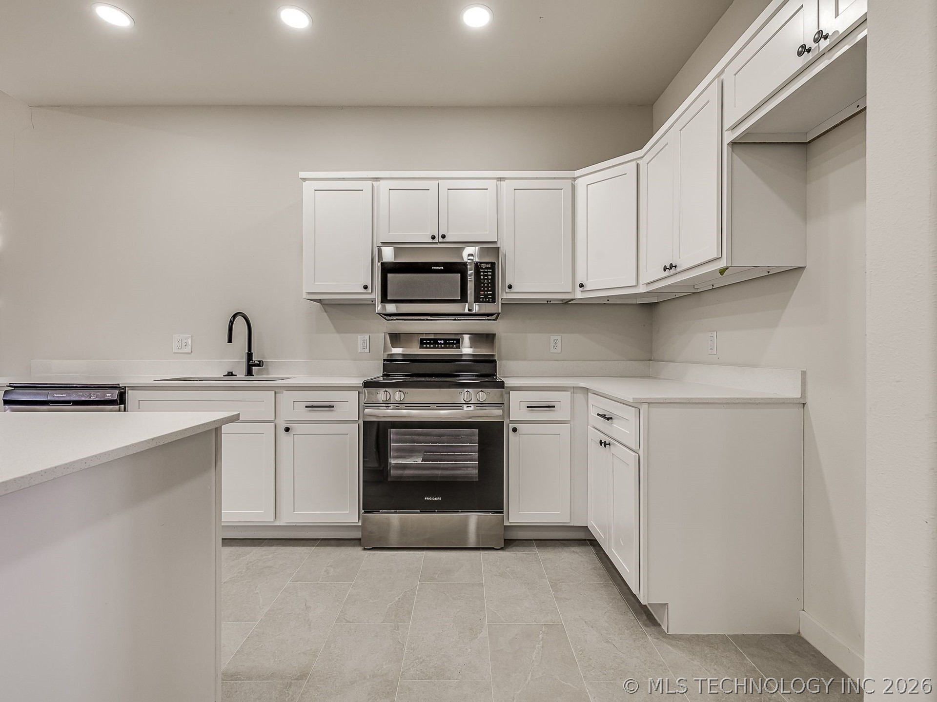 1701 E Mcgill Circle Property Photo 19