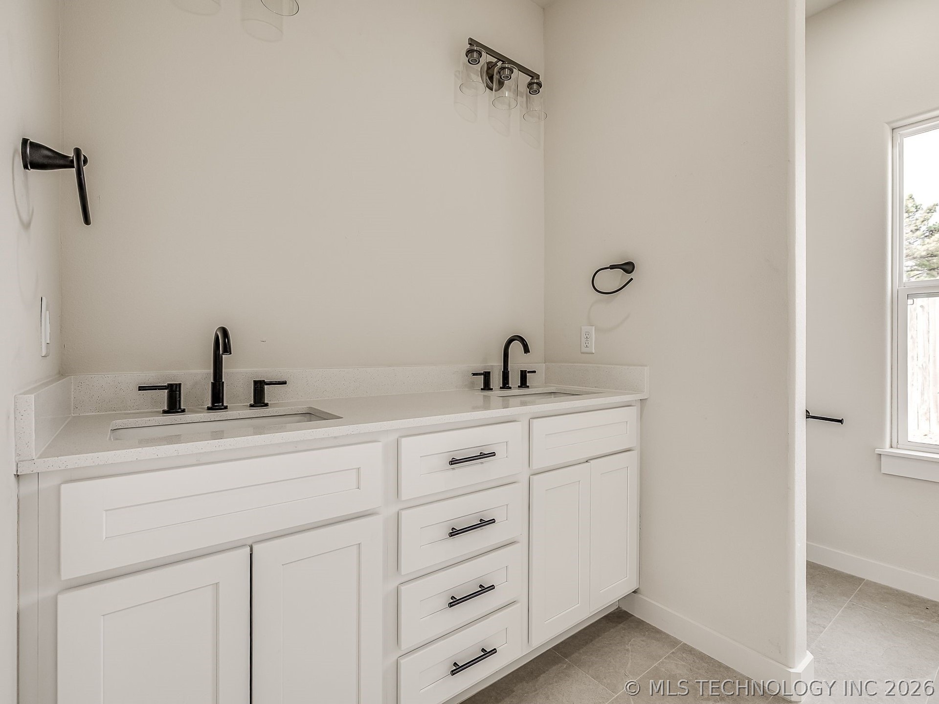 1701 E Mcgill Circle Property Photo 31