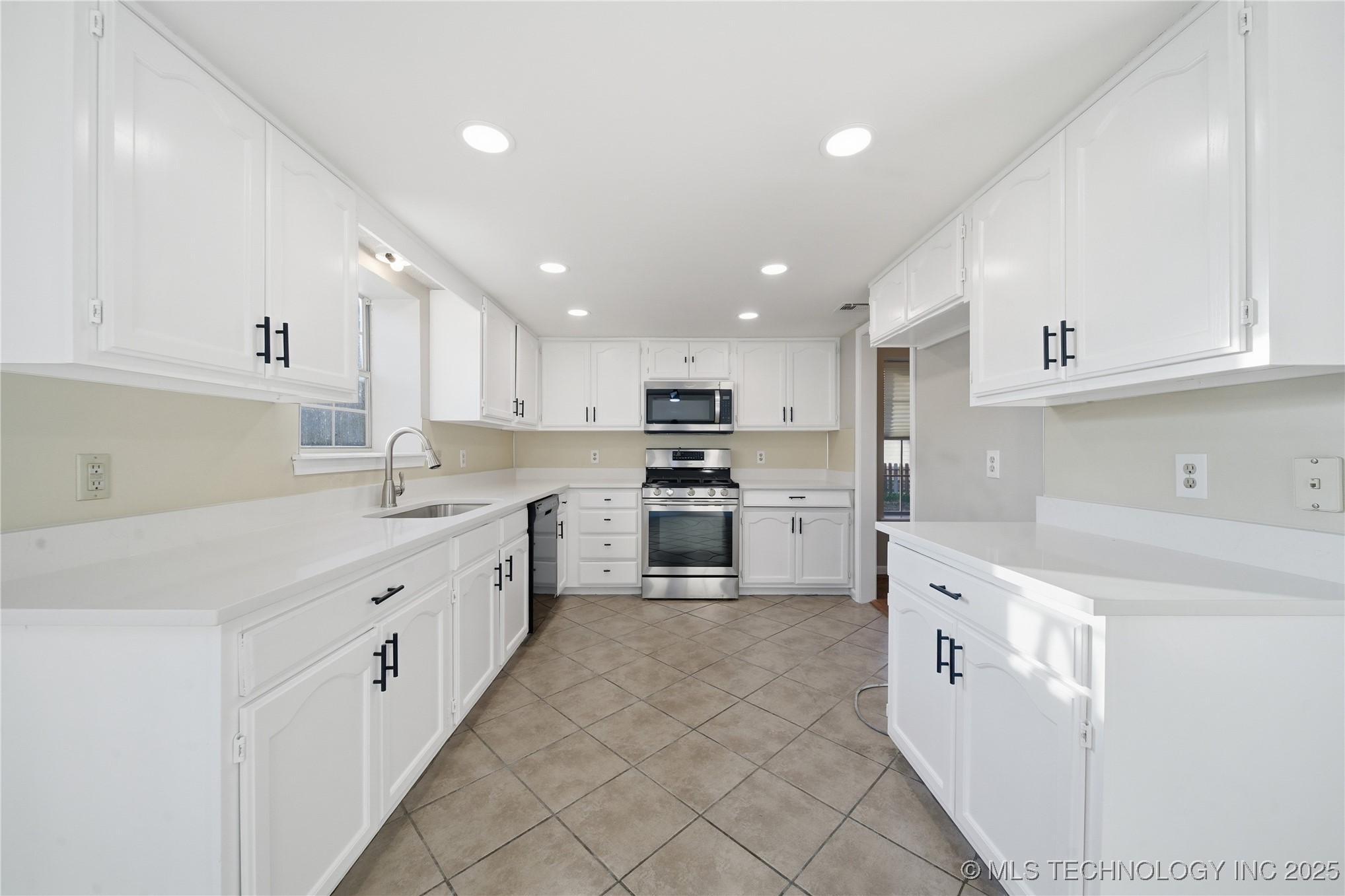 9252 S 88th East Place Property Photo 8