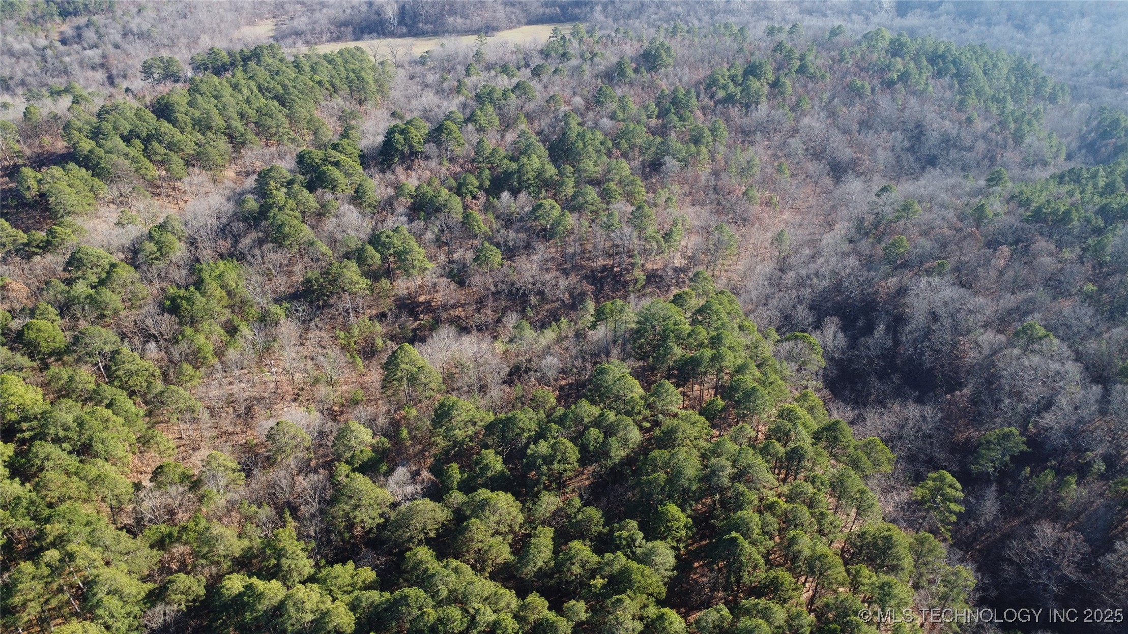 000 E 495 Road Property Photo 4