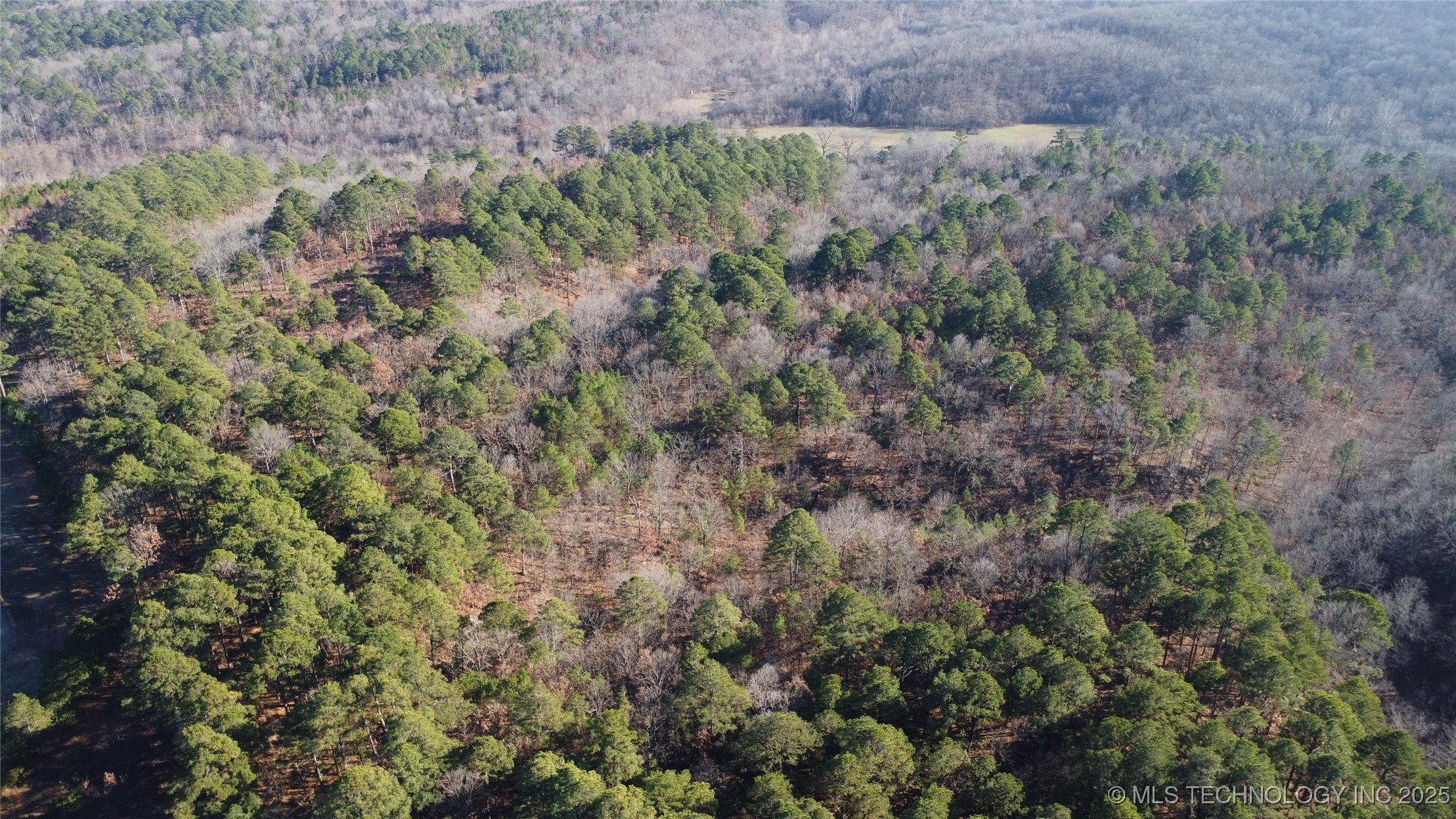 000 E 495 Road Property Photo 5