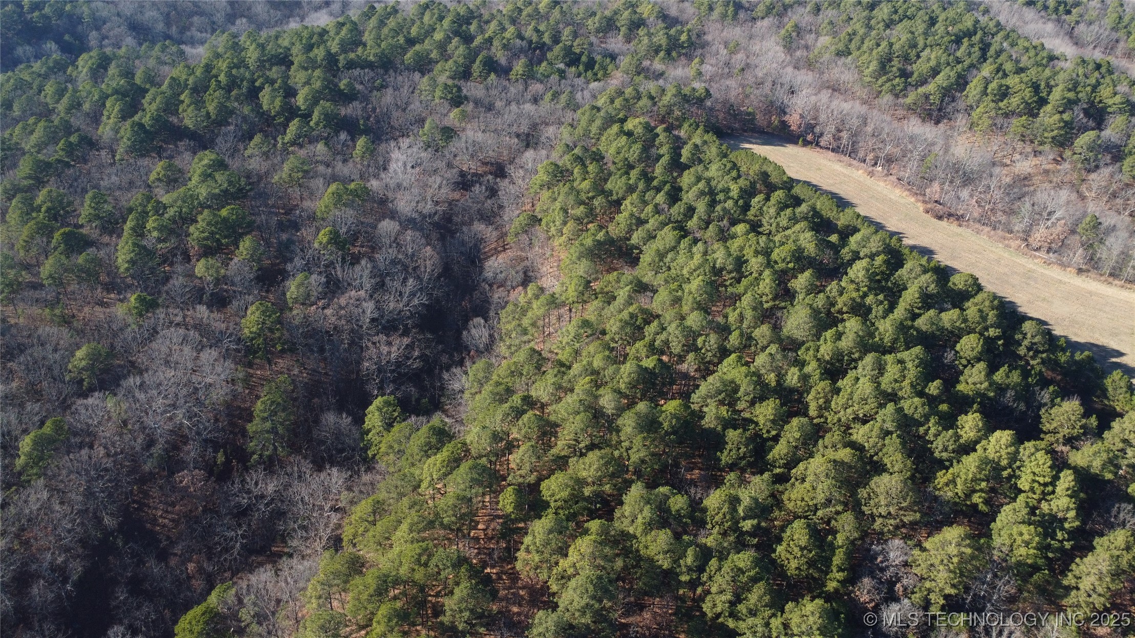 000 E 495 Road Property Photo 7