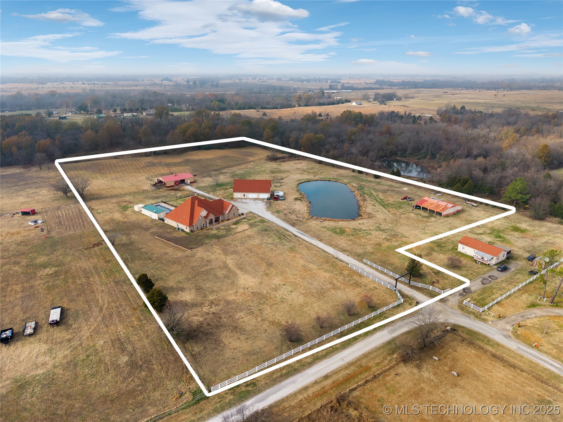 27318 E 758 Road Property Photo 4