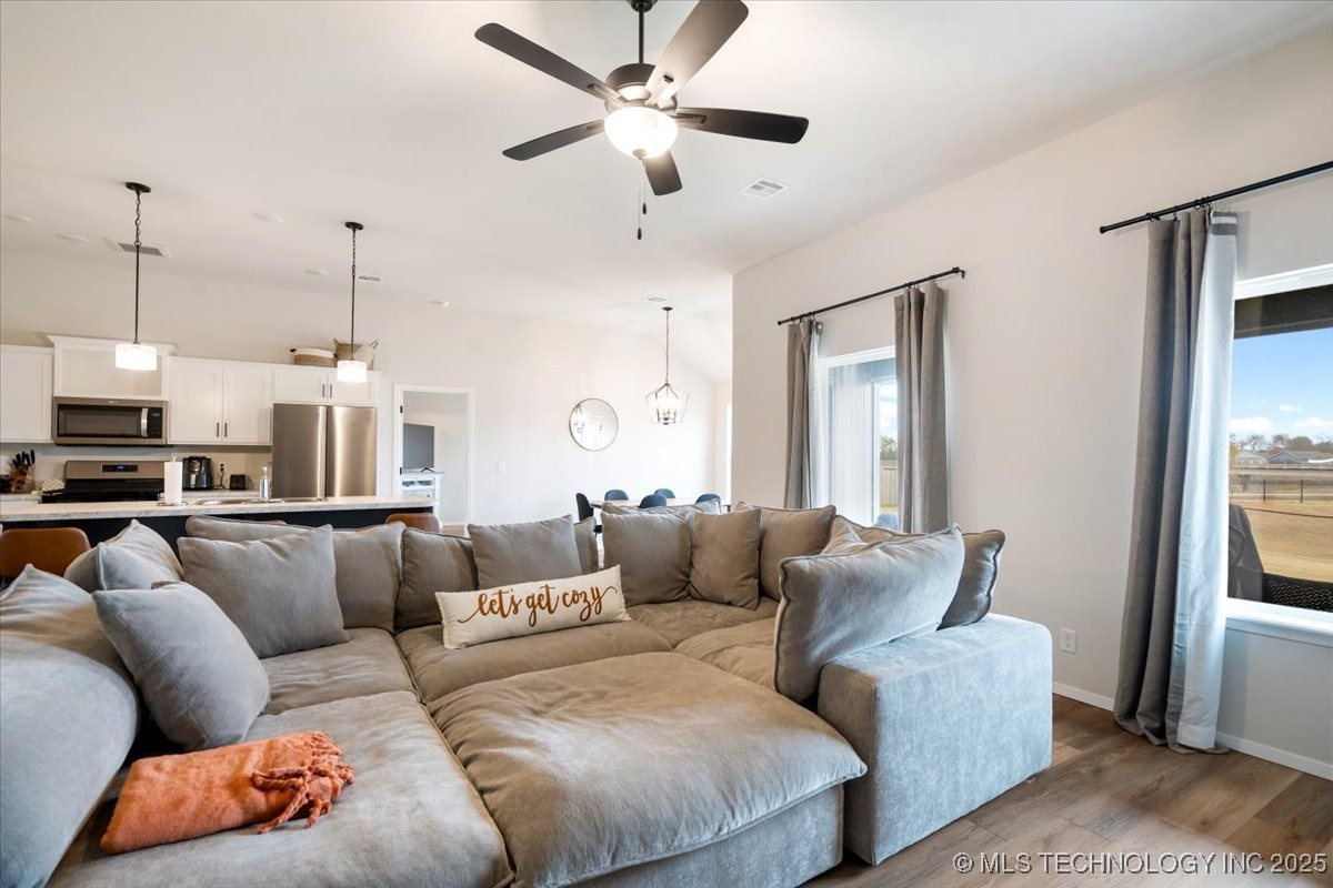 7153 E 131 Court S Property Photo 6