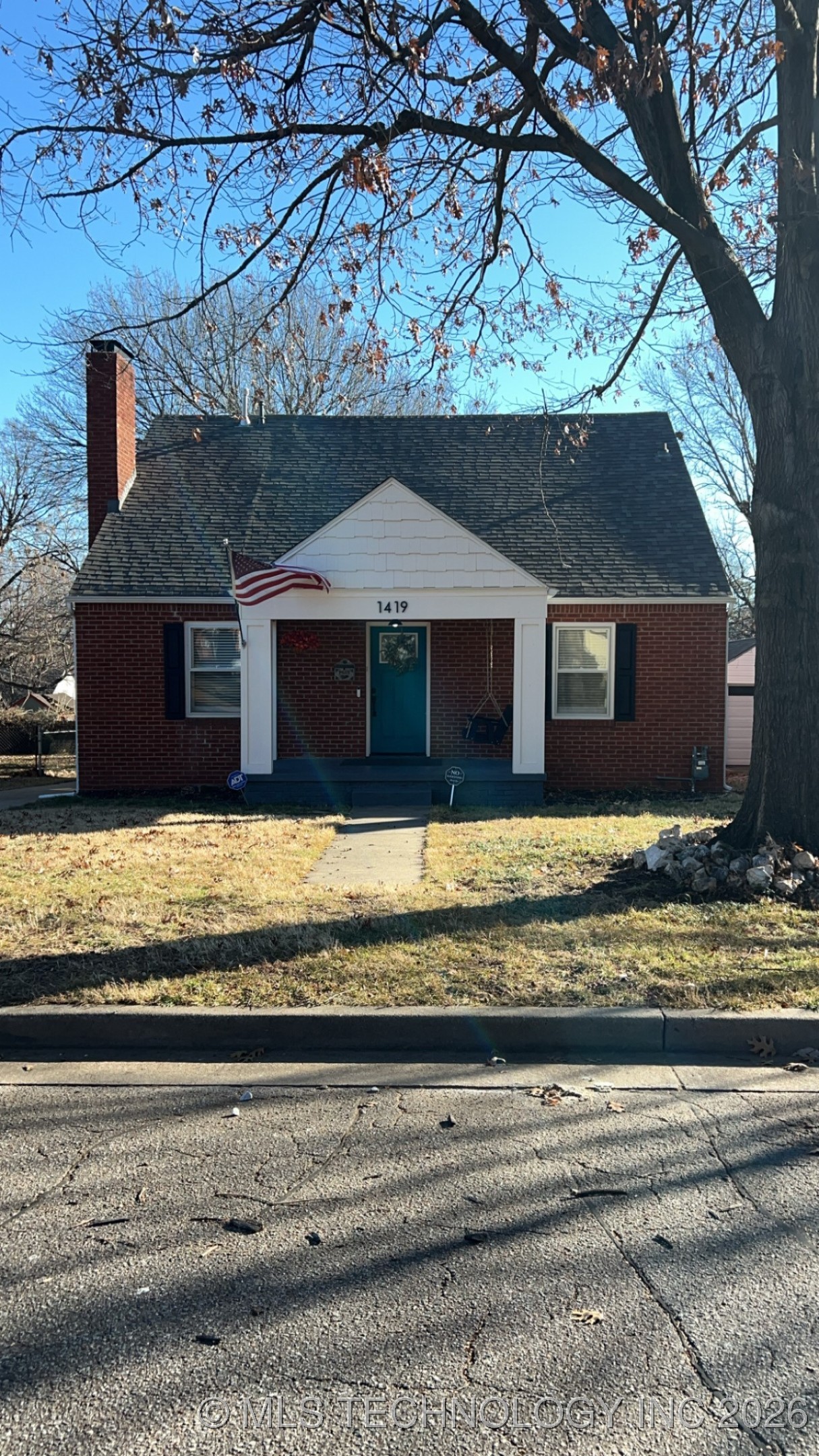 1419 S Knoxville Avenue Property Photo 1