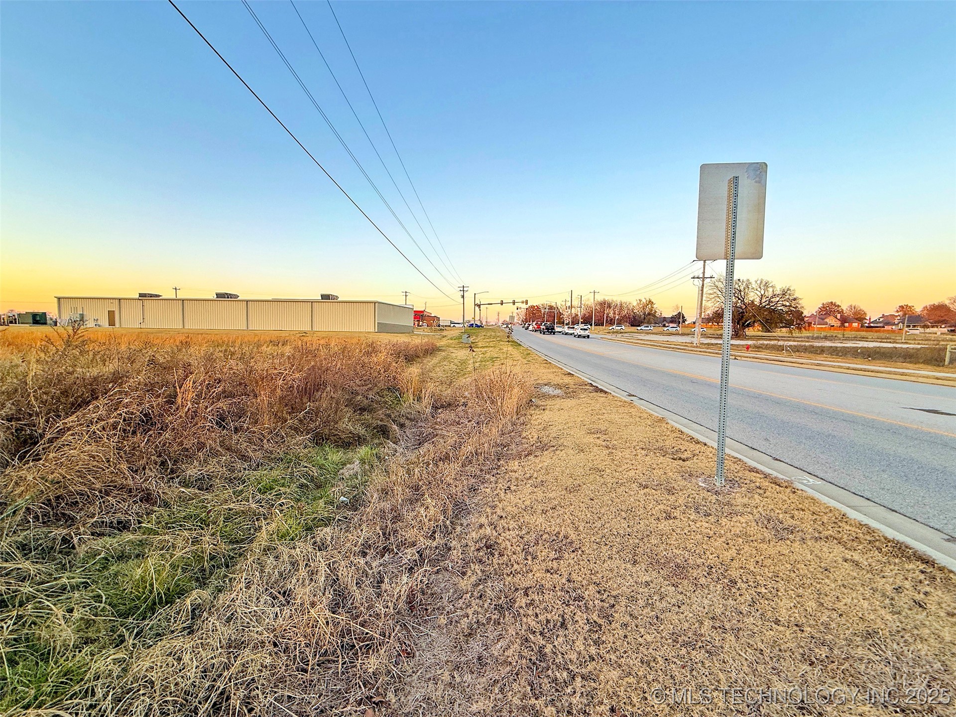 2925 E Holly Road Property Photo 24