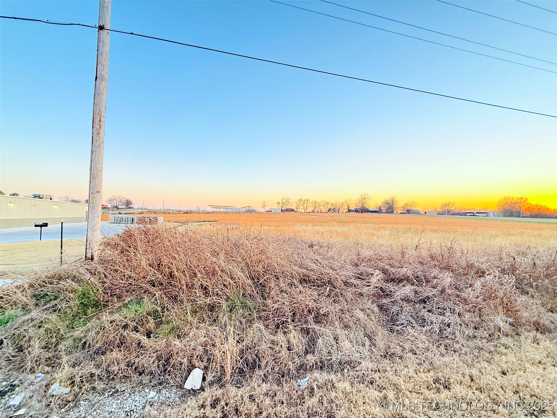 2925 E Holly Road Property Photo 33