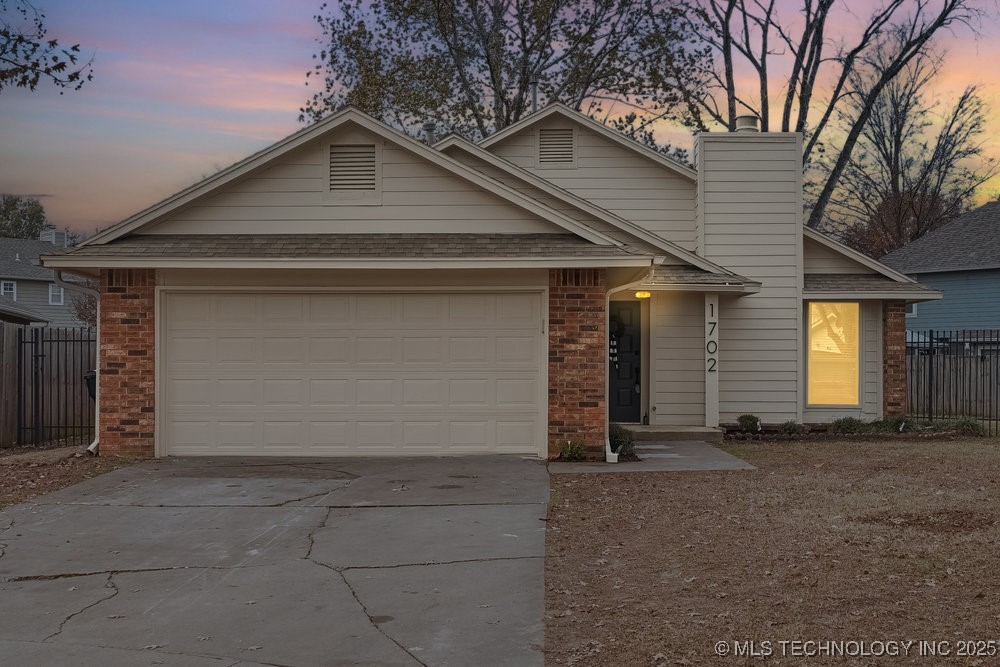 1702 S Aster Court Property Photo 1