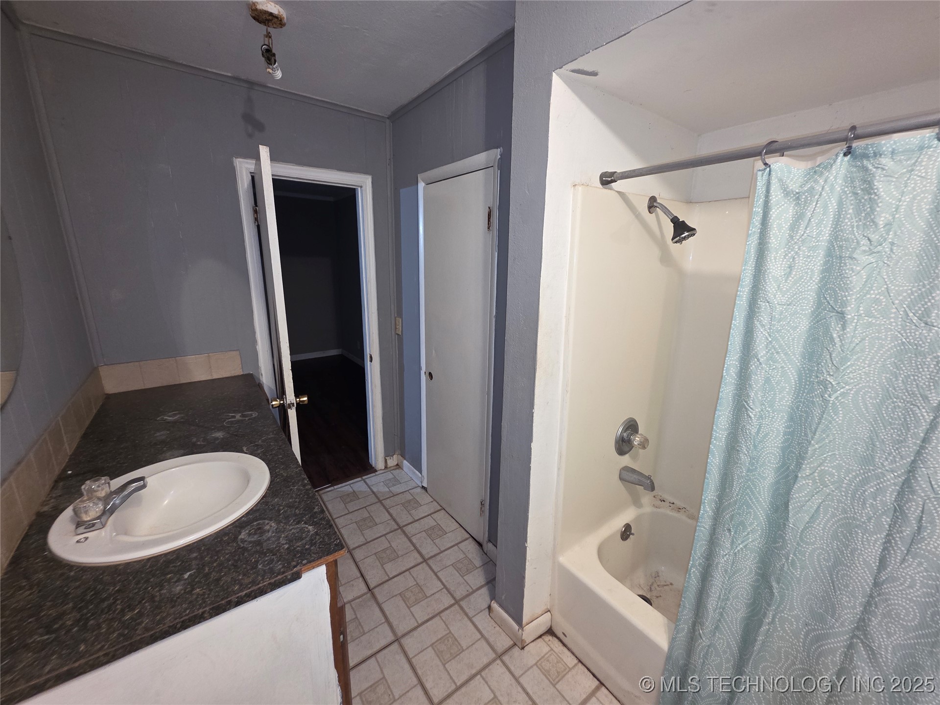 114 E Elm Street Property Photo 9