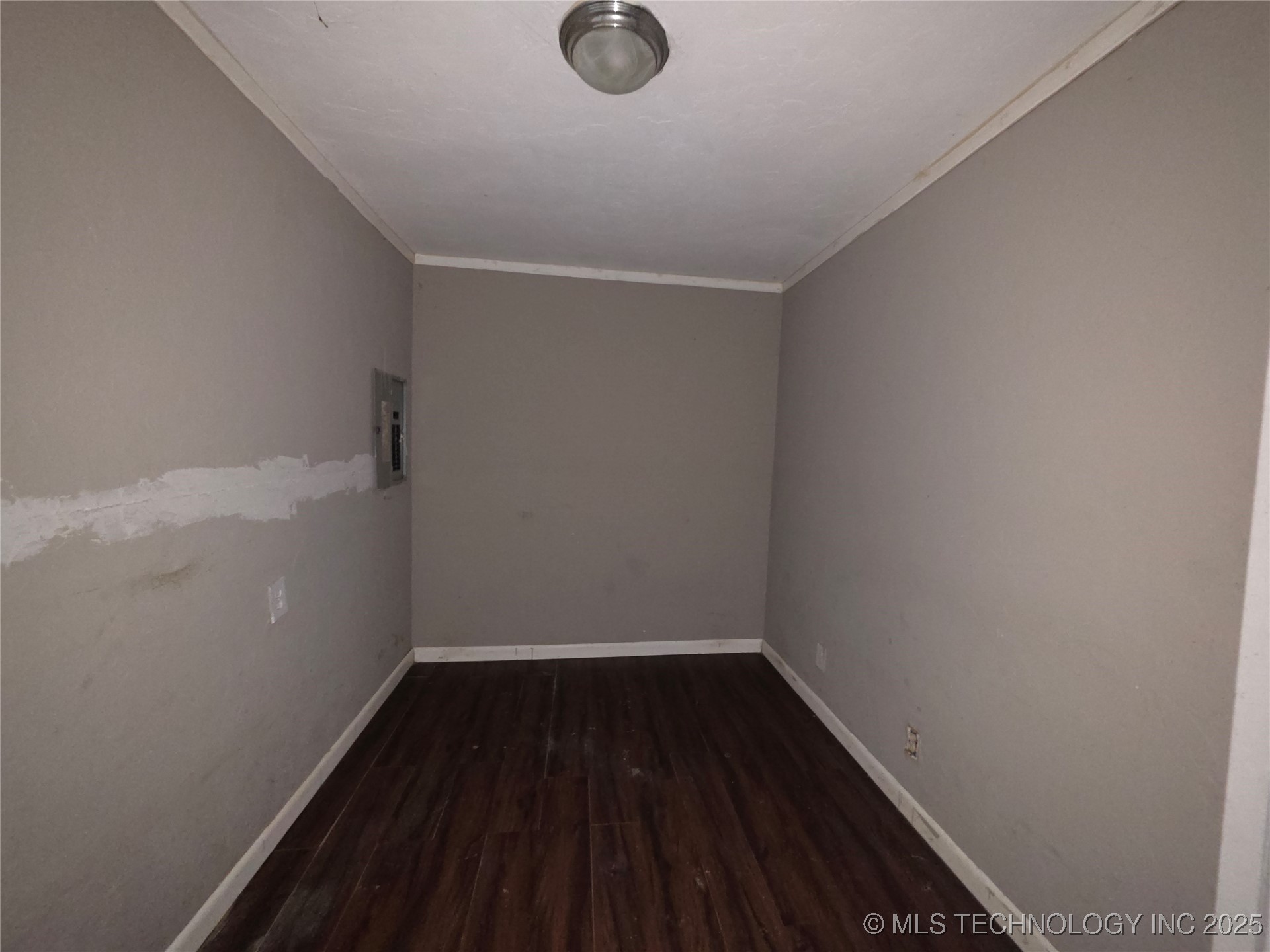 114 E Elm Street Property Photo 10