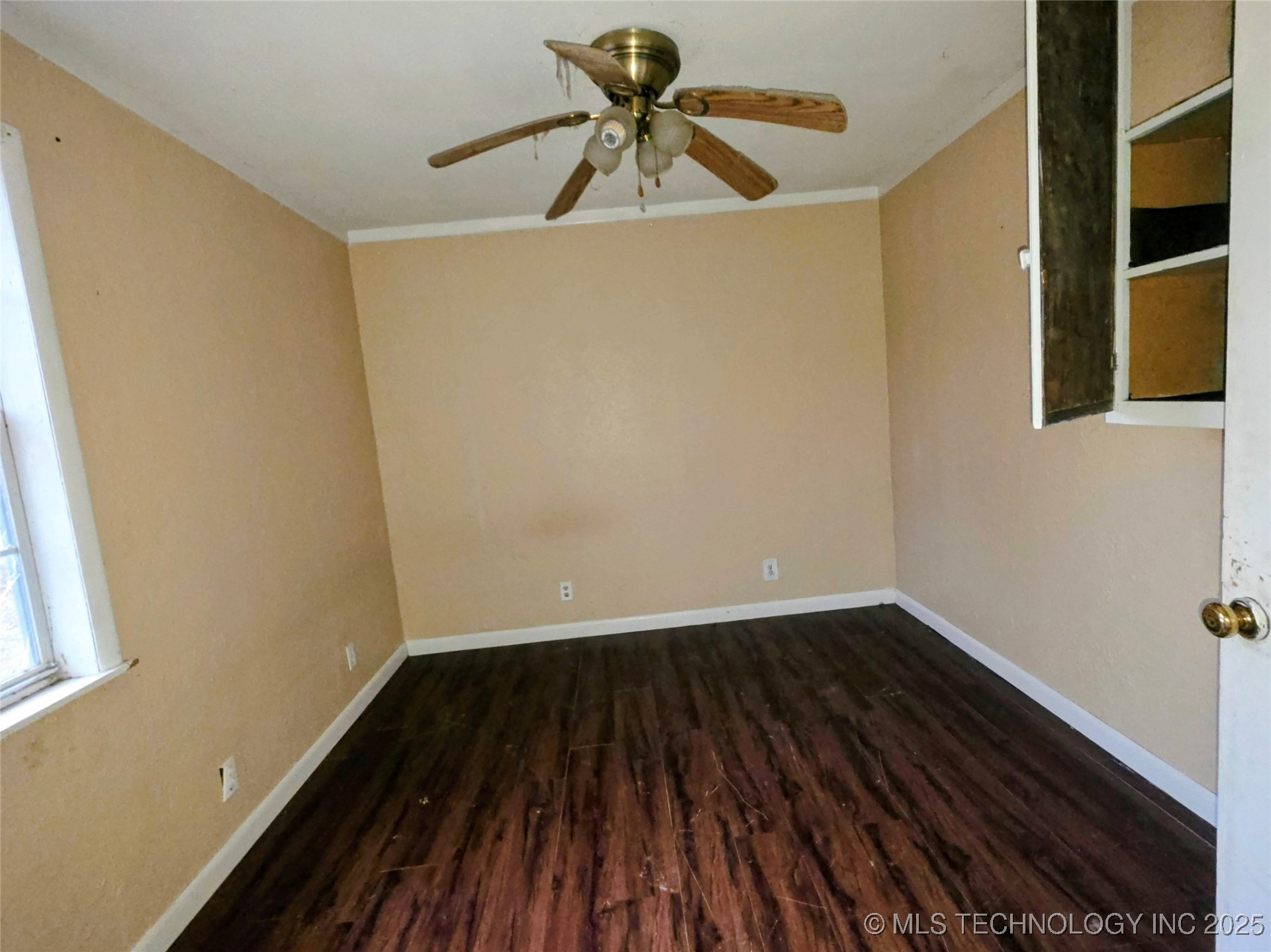 114 E Elm Street Property Photo 11