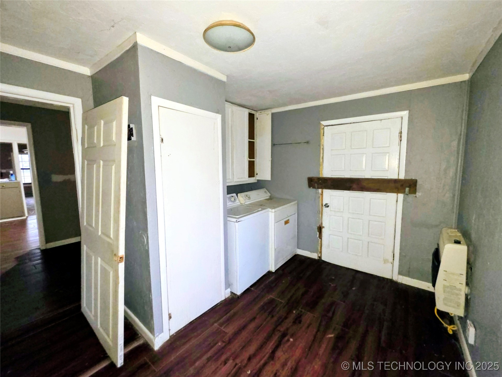 114 E Elm Street Property Photo 12