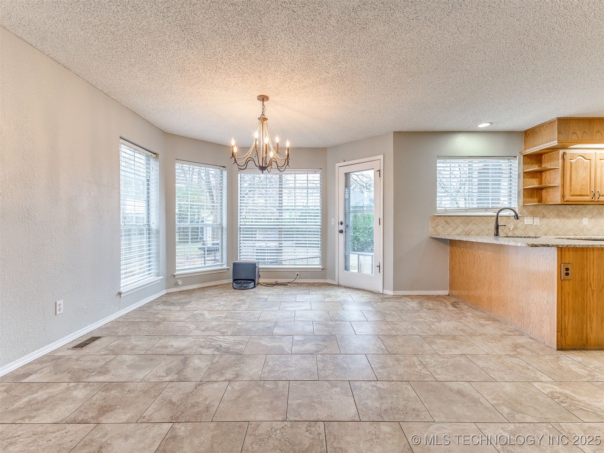 3713 S 71st West Avenue Property Photo 24