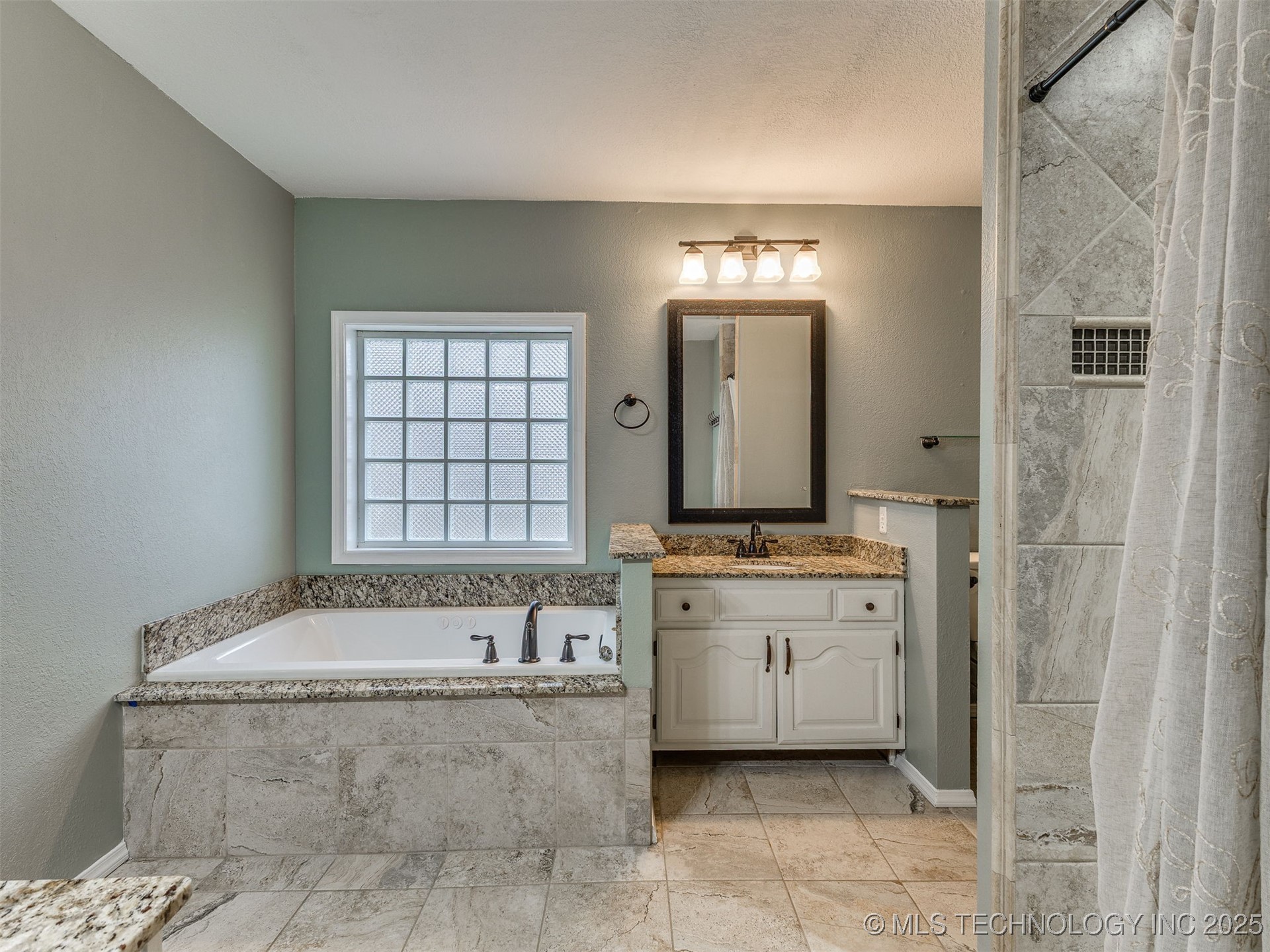 3713 S 71st West Avenue Property Photo 30