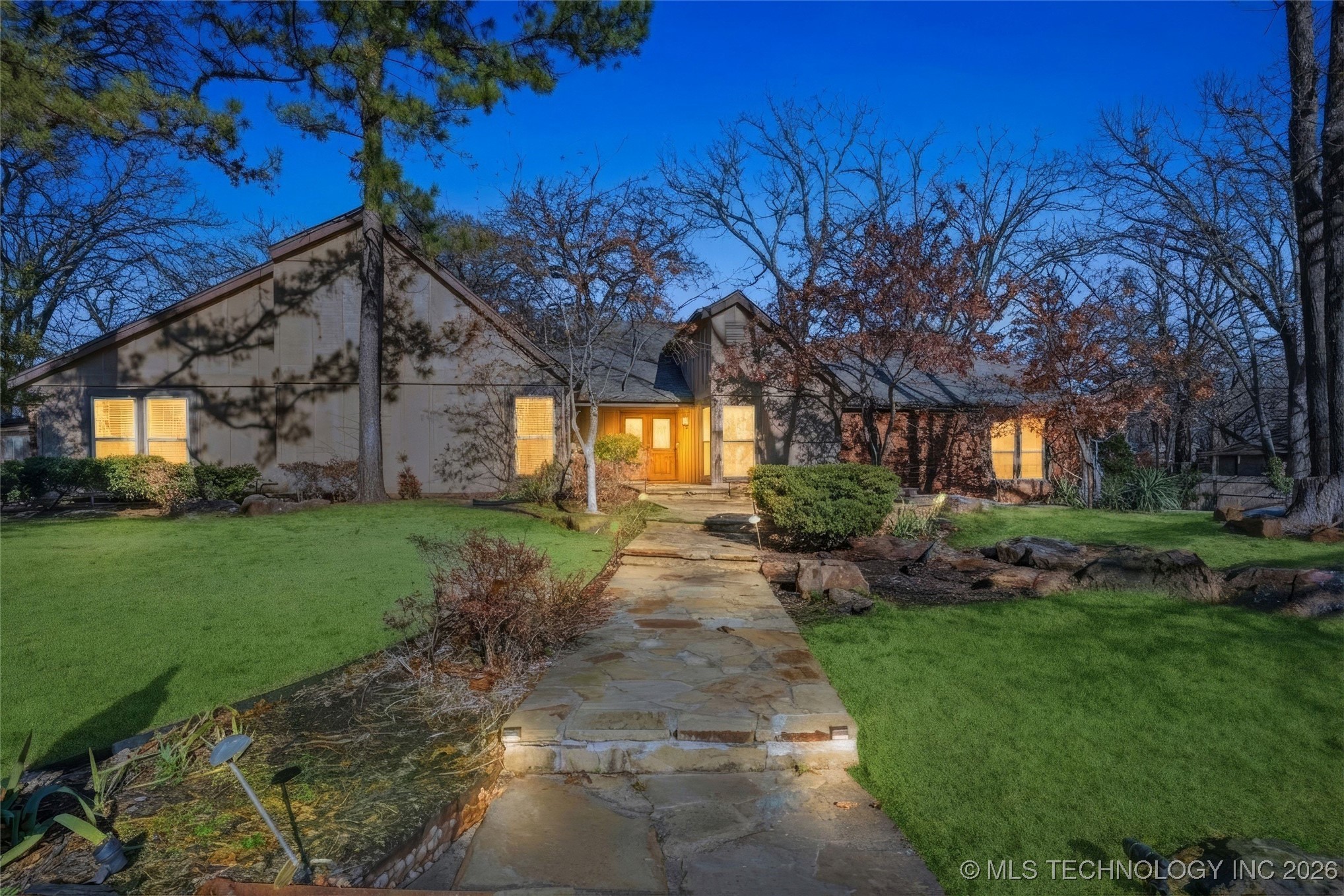 10203 S Richmond Avenue Property Photo 5