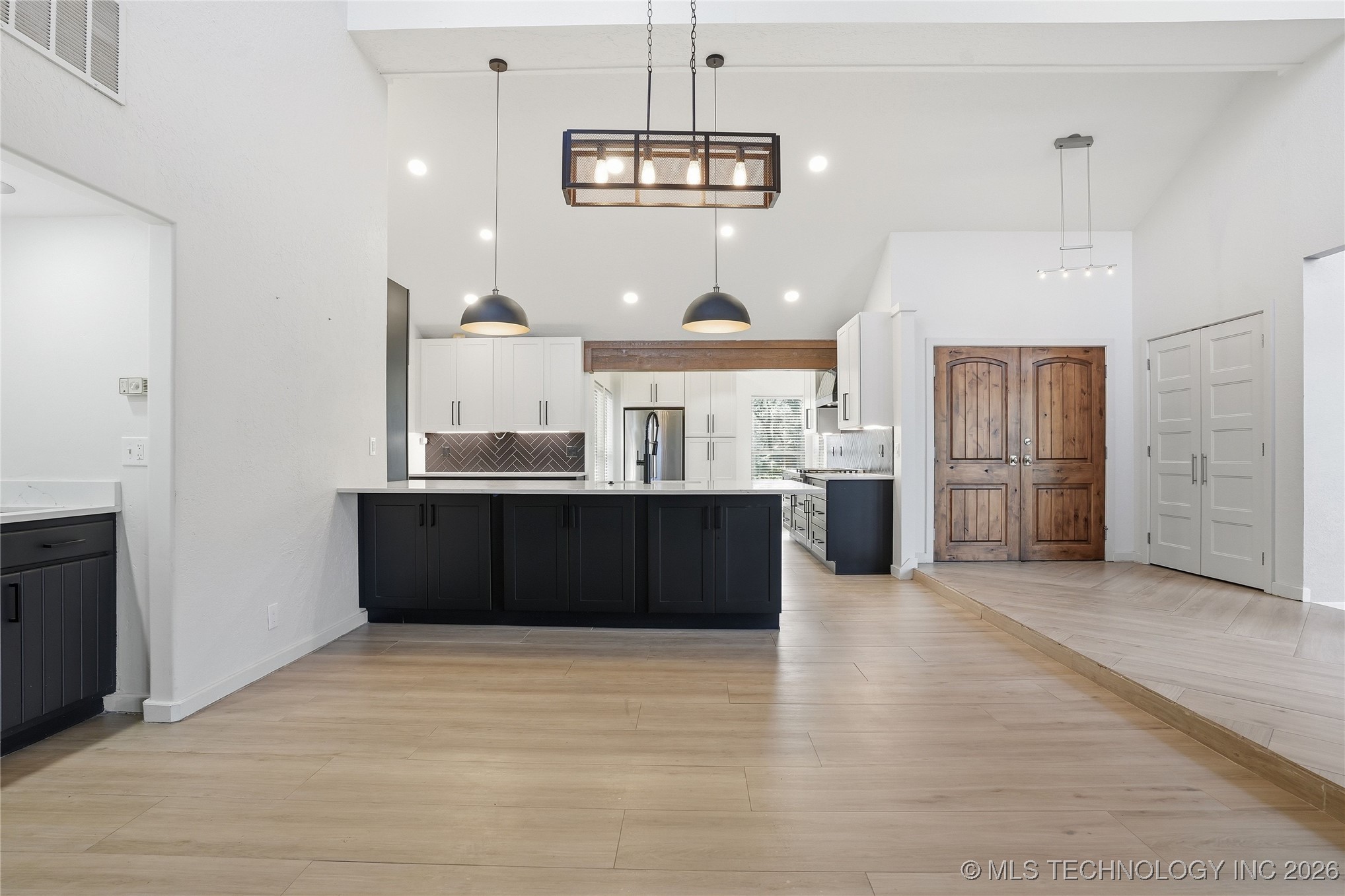 10203 S Richmond Avenue Property Photo 9