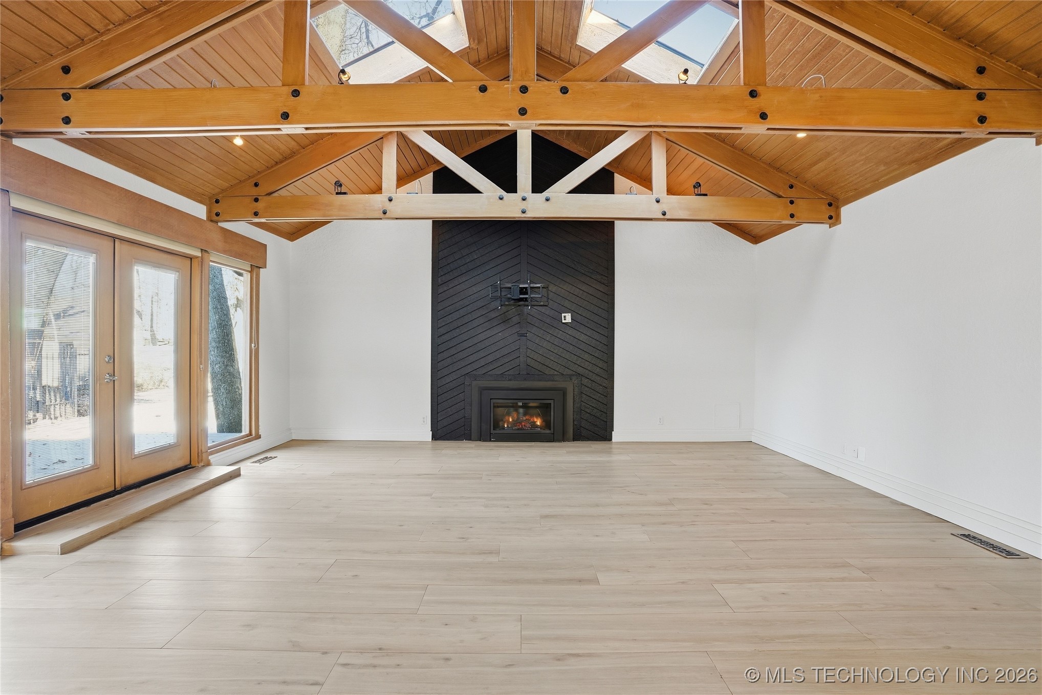 10203 S Richmond Avenue Property Photo 10