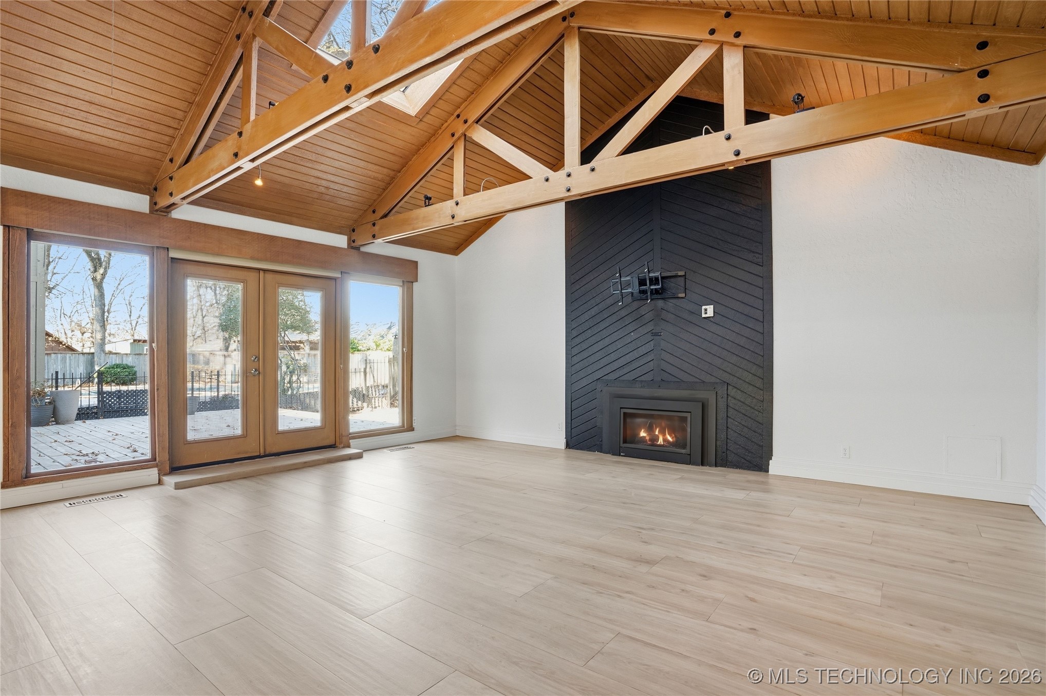 10203 S Richmond Avenue Property Photo 11