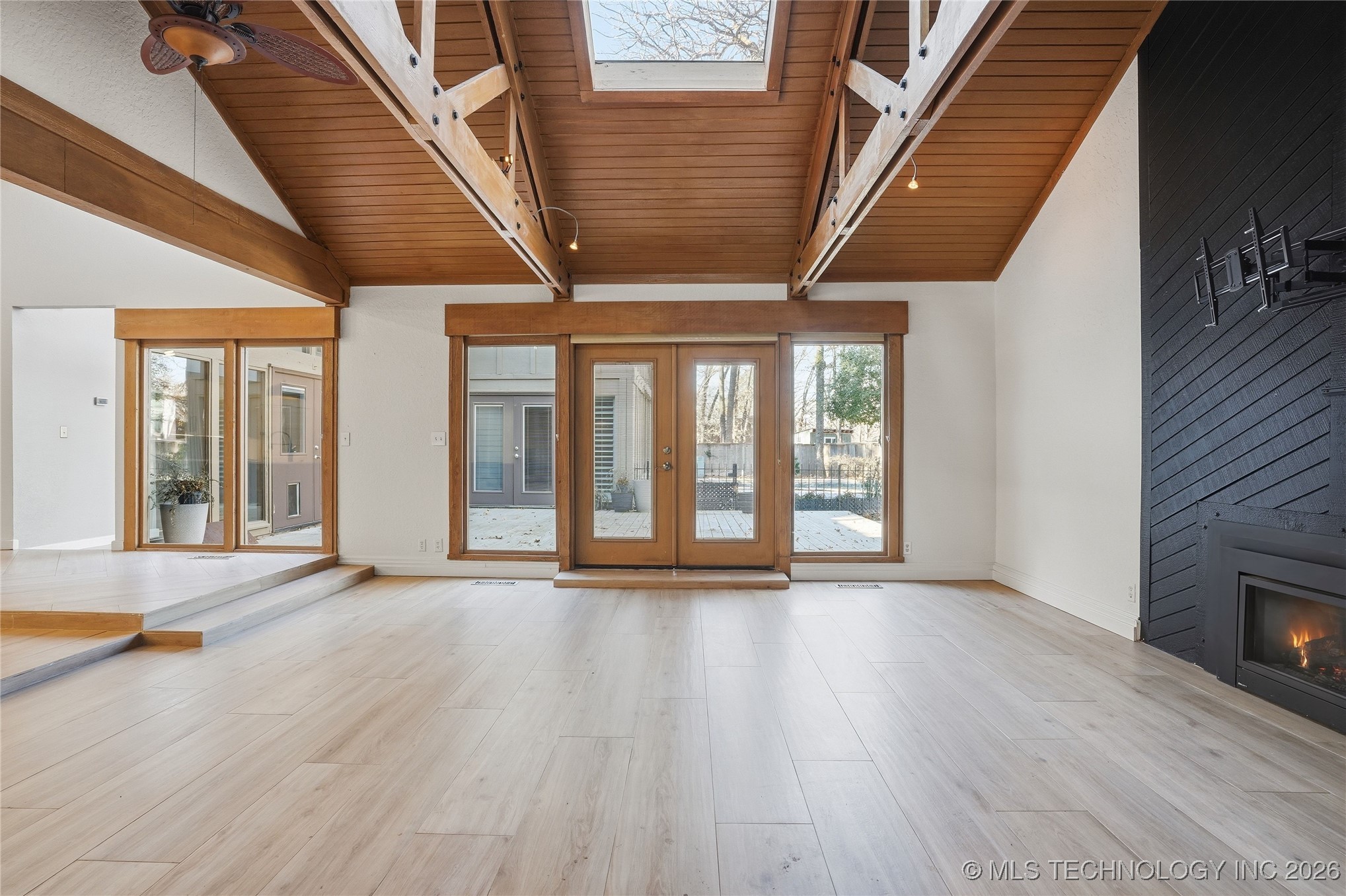 10203 S Richmond Avenue Property Photo 12