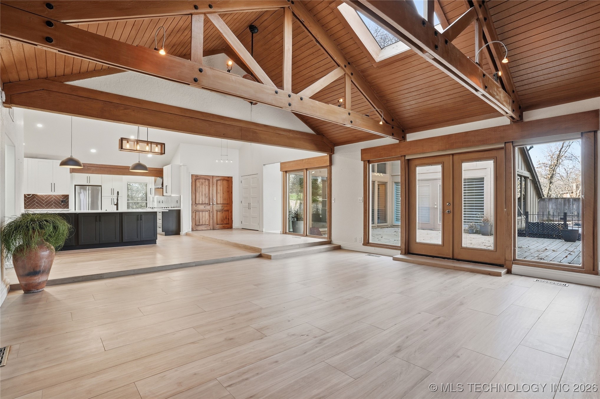 10203 S Richmond Avenue Property Photo 13