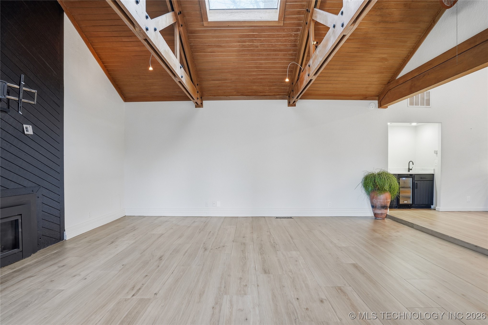 10203 S Richmond Avenue Property Photo 14