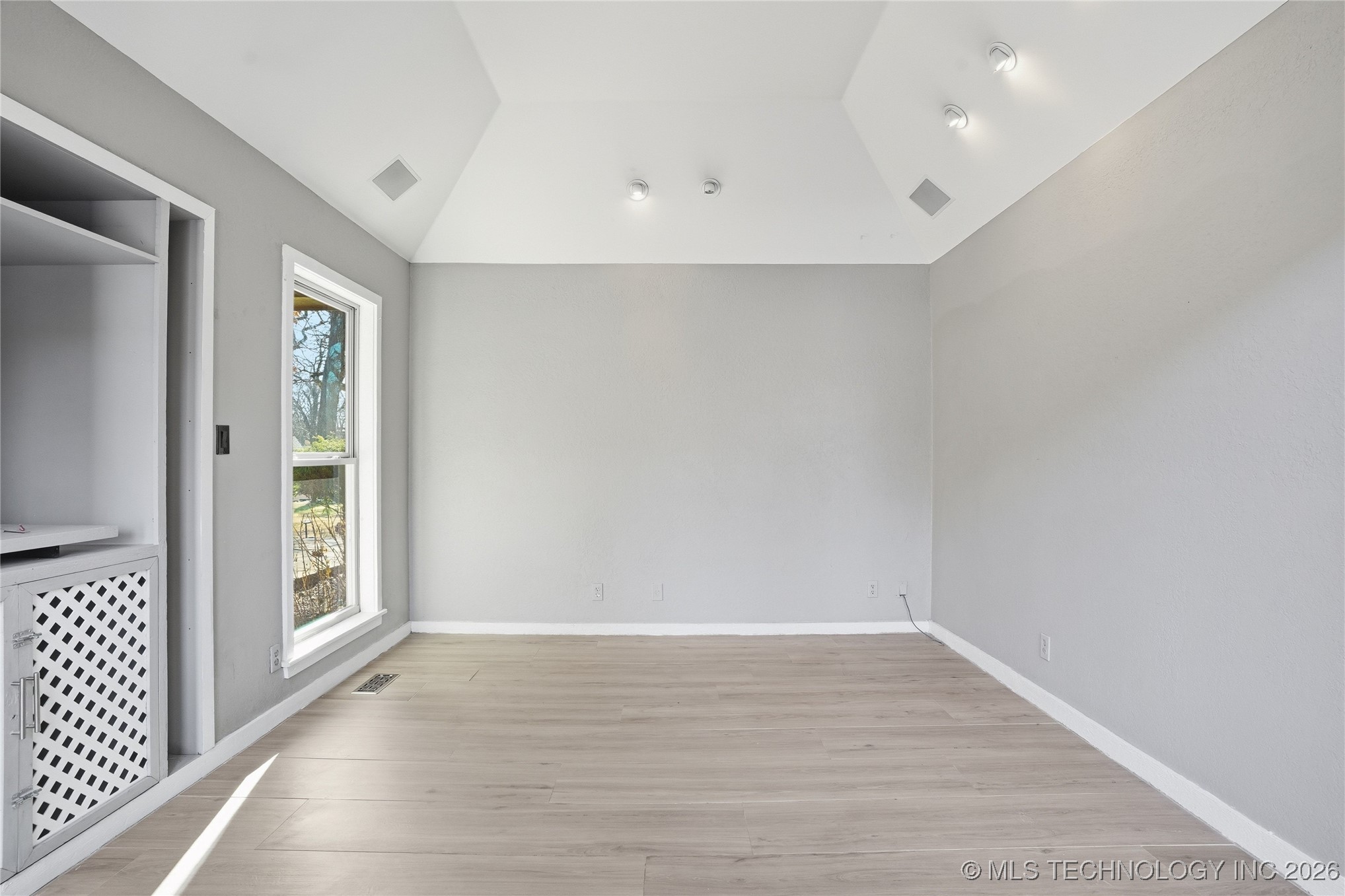 10203 S Richmond Avenue Property Photo 17