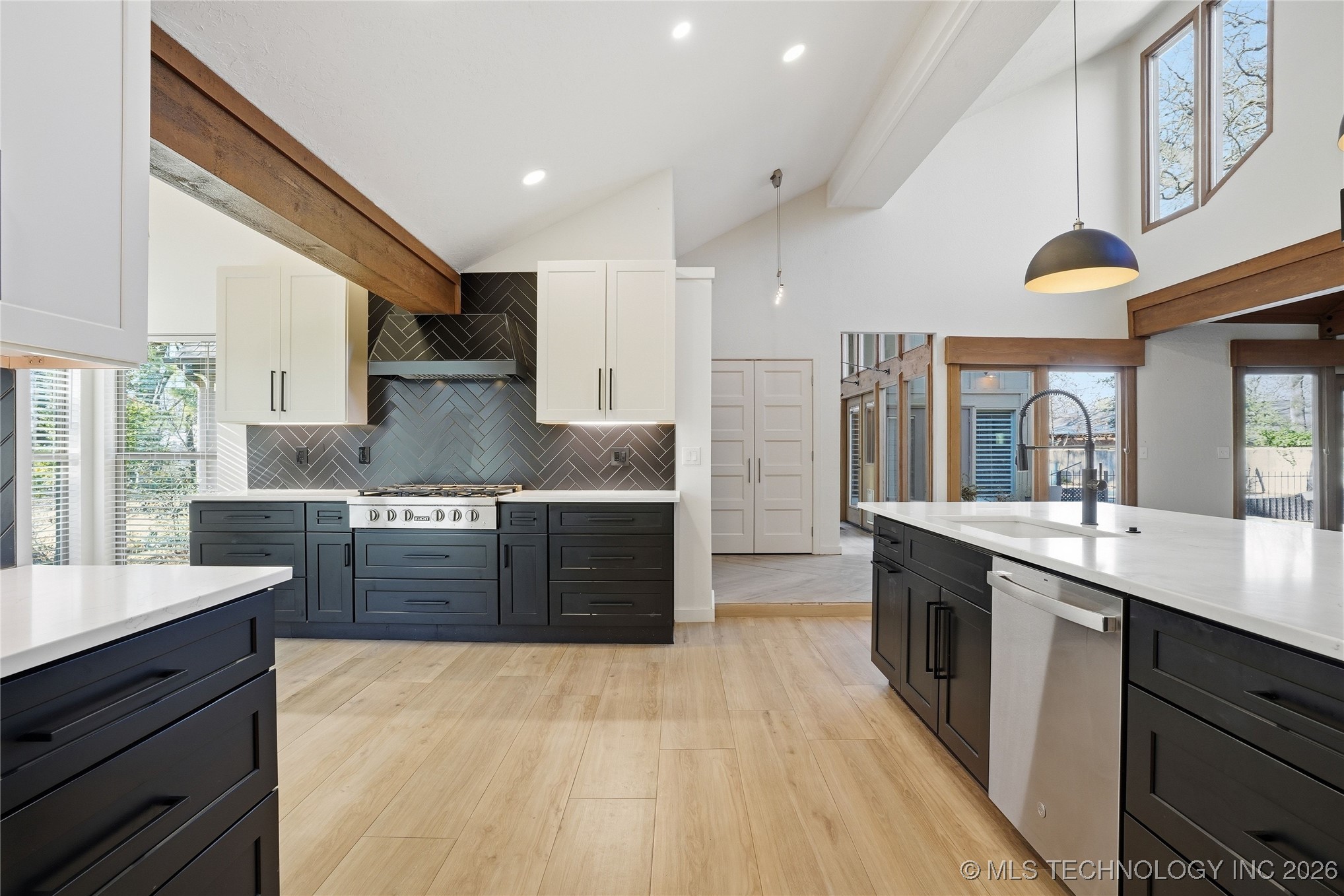 10203 S Richmond Avenue Property Photo 23