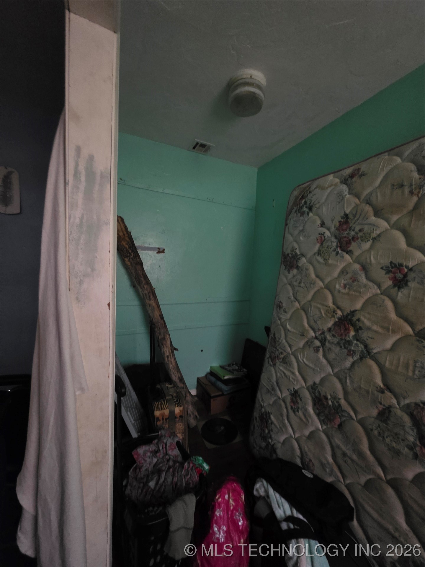 420 E Holly Street Property Photo 11