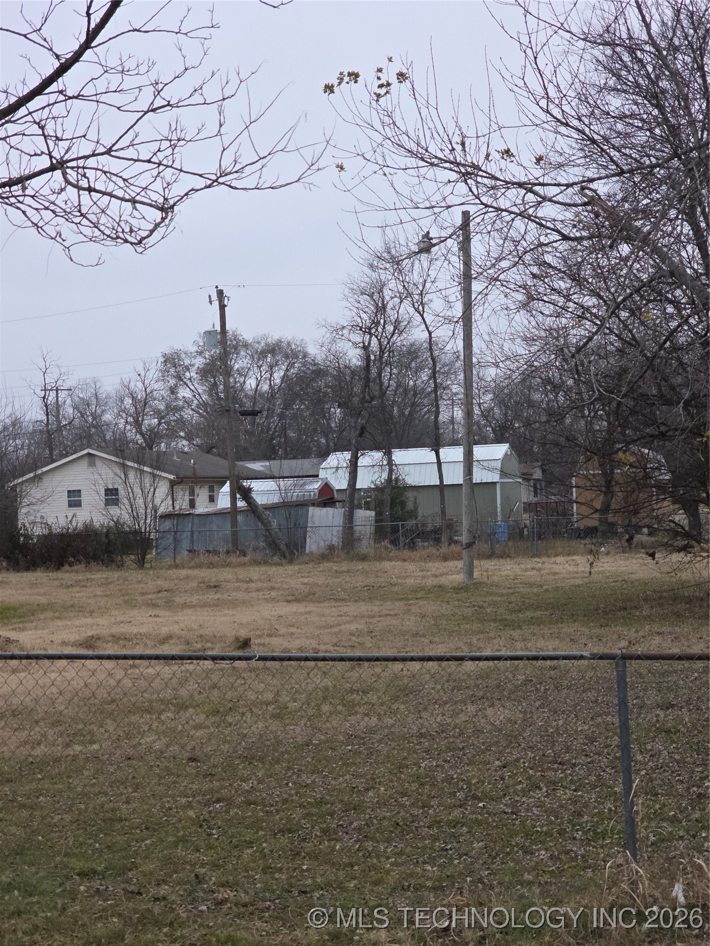 415 E Holly Street Property Photo 2