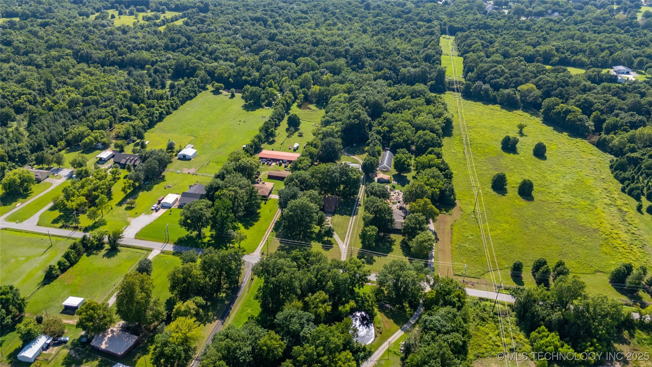 12424 S 185th Street Property Photo 4