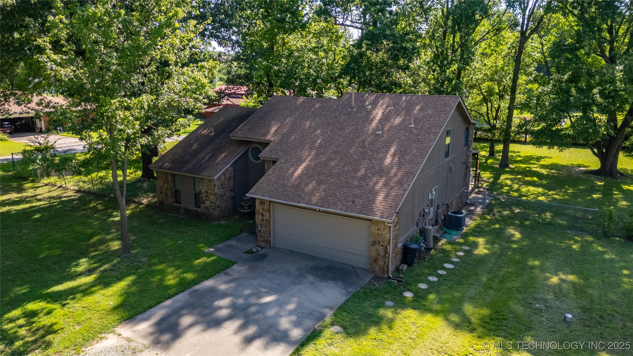 12424 S 185th Street Property Photo 6